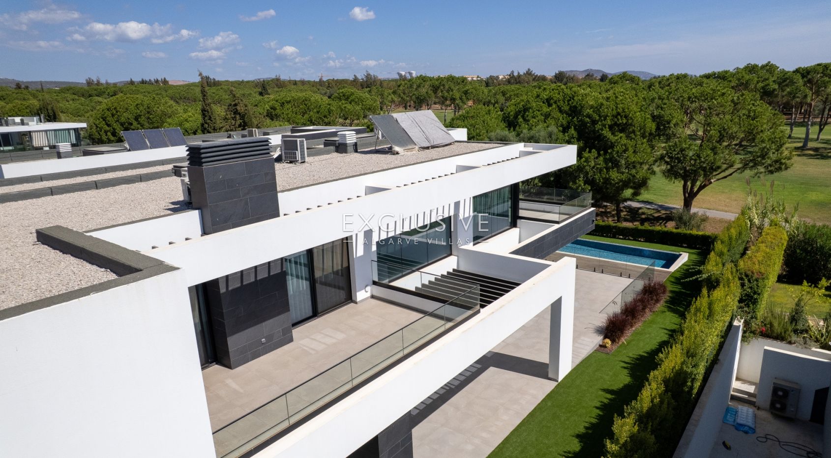 Buy Luxurious 4+1 Bedroom Villa with Pool Overlooking Els Golf Course in Vilamoura