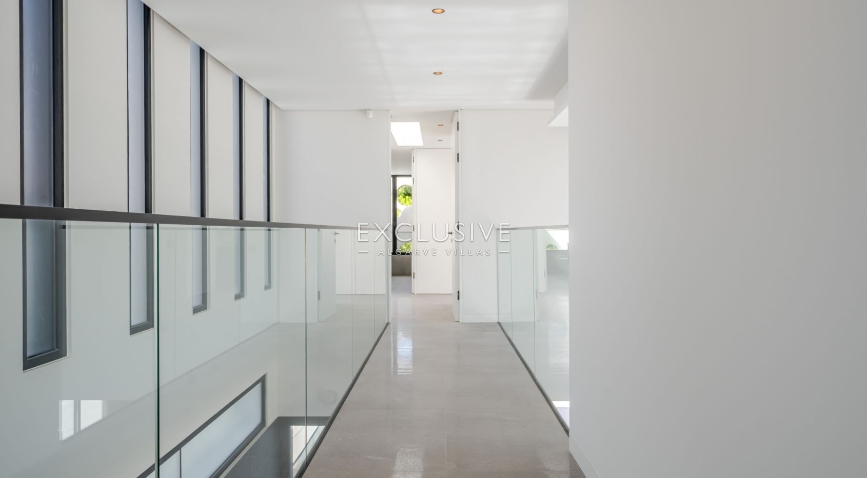Buy Luxurious 4+1 Bedroom Villa with Pool Overlooking Els Golf Course in Vilamoura