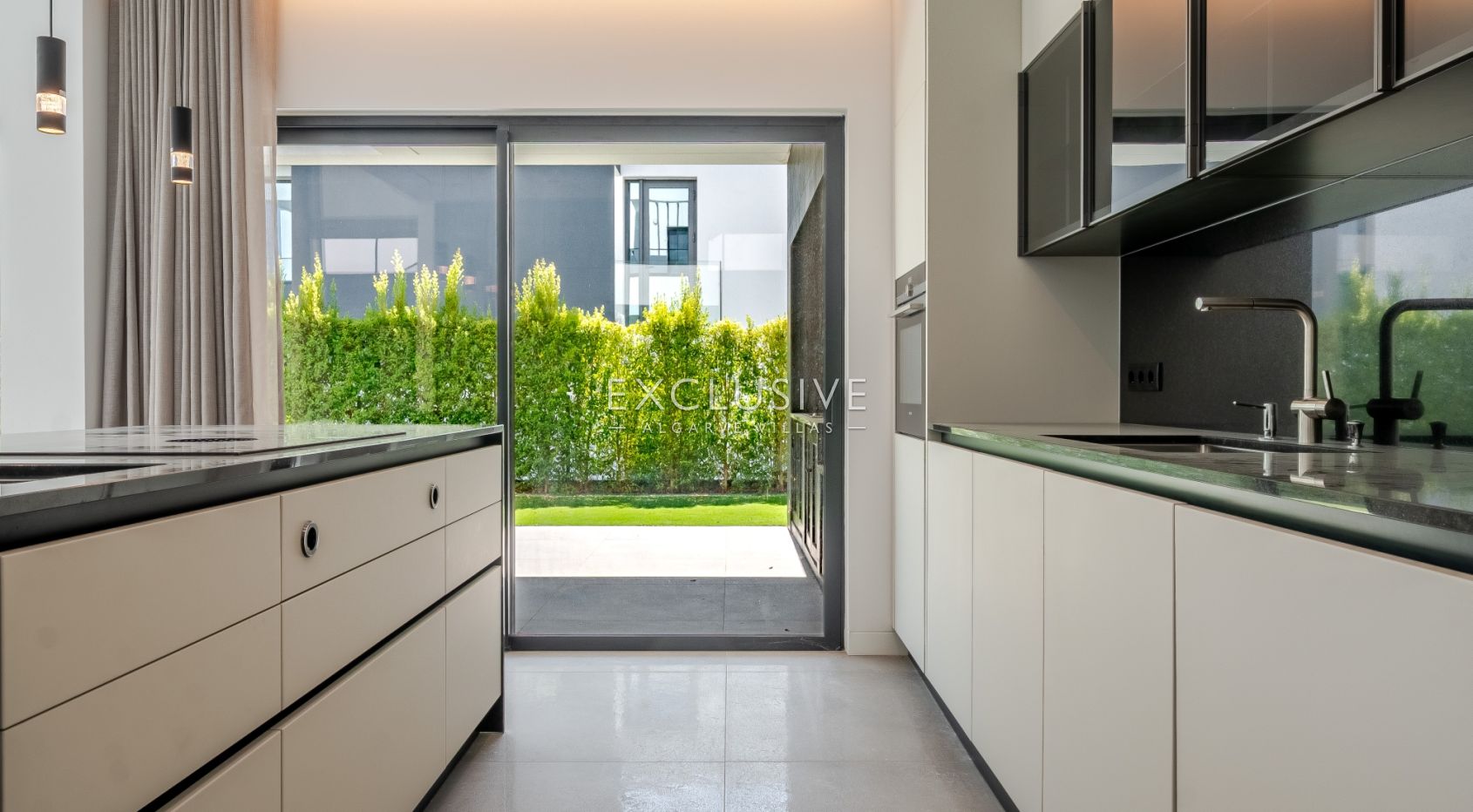 Buy Luxurious 4+1 Bedroom Villa with Pool Overlooking Els Golf Course in Vilamoura