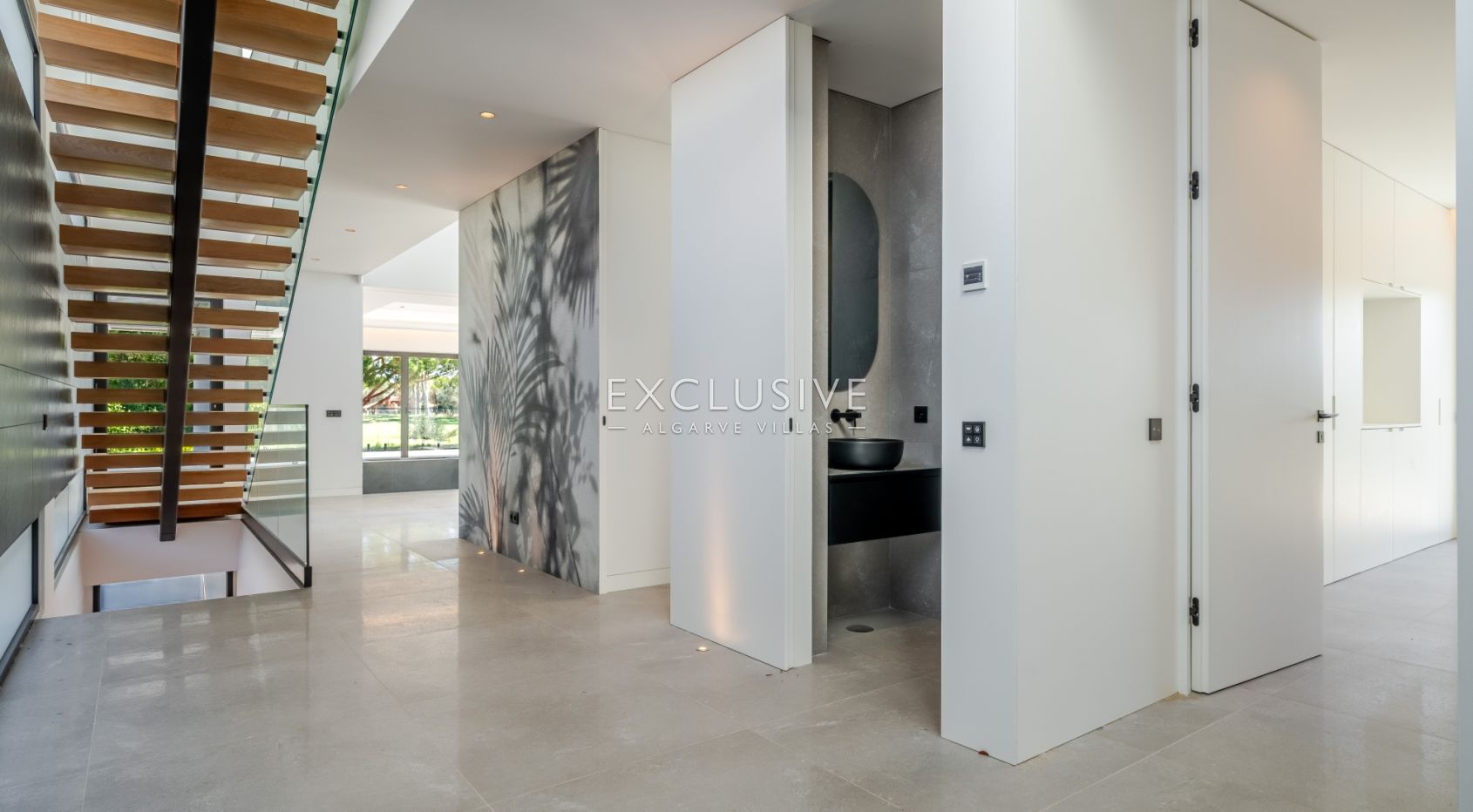 Buy Luxurious 4+1 Bedroom Villa with Pool Overlooking Els Golf Course in Vilamoura