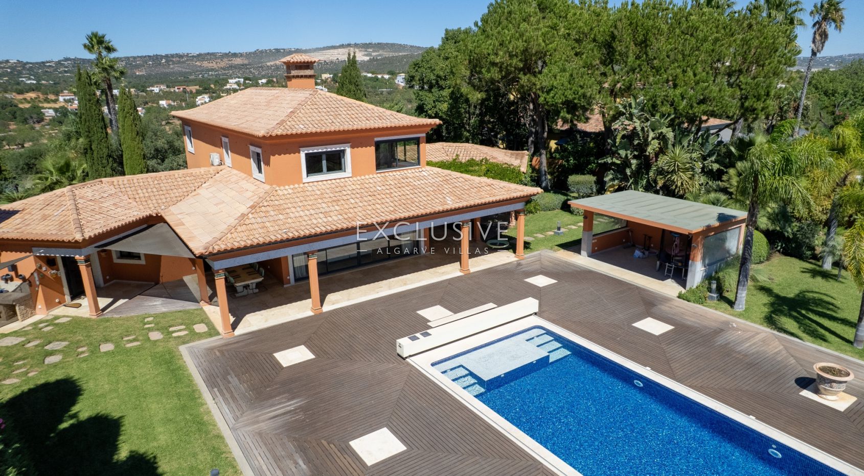 Zeitlose 5-Schlafzimmer Algarve Villa mit Meerblick und Infinity Pool in Boliqueime