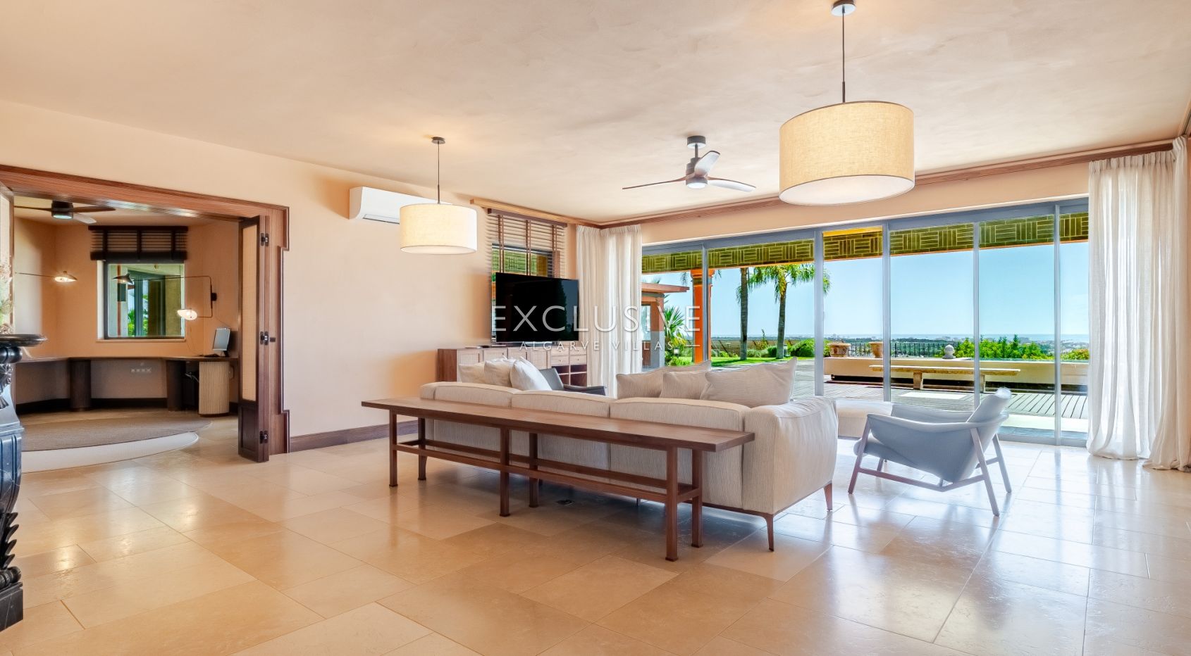 Zeitlose 5-Schlafzimmer Algarve Villa mit Meerblick und Infinity Pool in Boliqueime