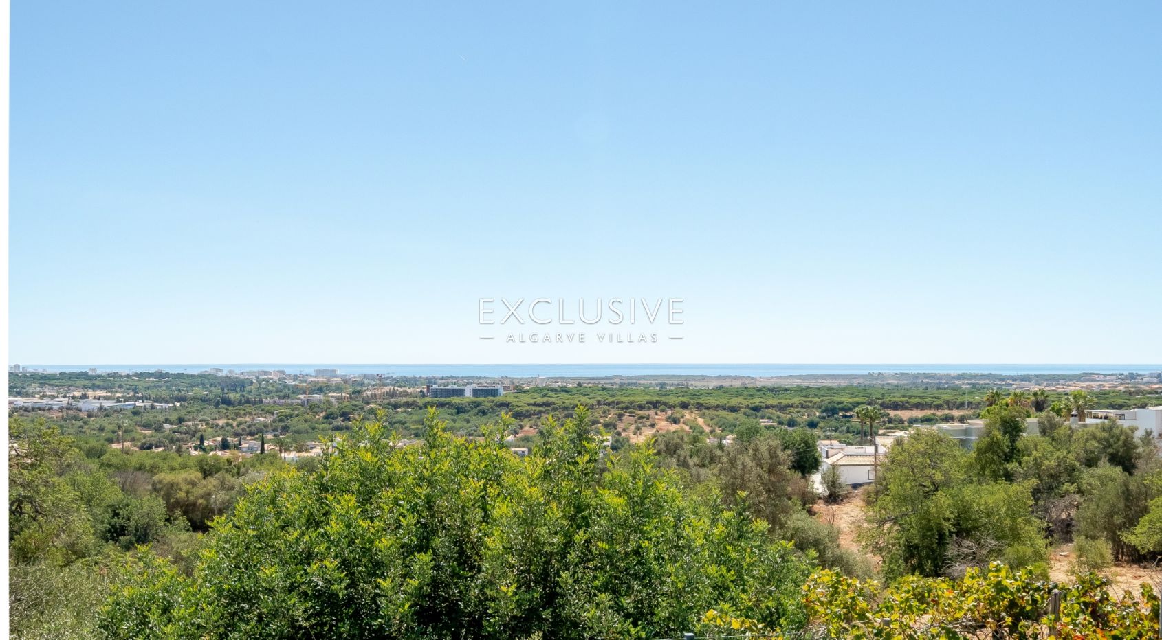Zeitlose 5-Schlafzimmer Algarve Villa mit Meerblick und Infinity Pool in Boliqueime