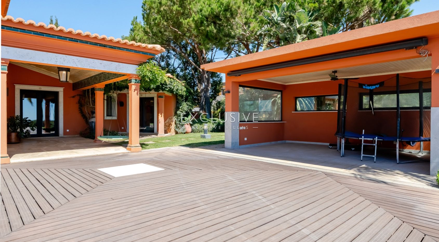 Zeitlose 5-Schlafzimmer Algarve Villa mit Meerblick und Infinity Pool in Boliqueime