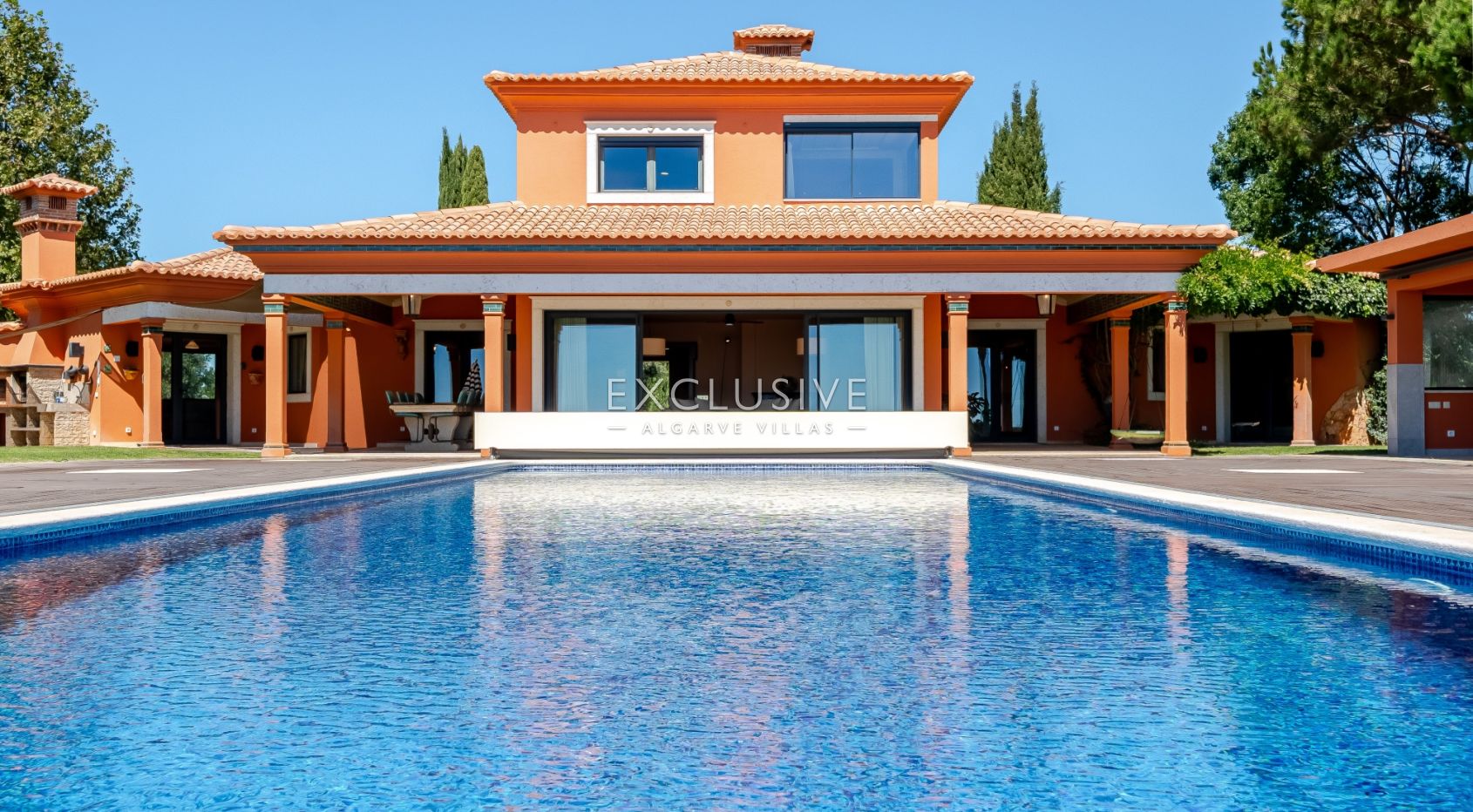 Zeitlose 5-Schlafzimmer Algarve Villa mit Meerblick und Infinity Pool in Boliqueime