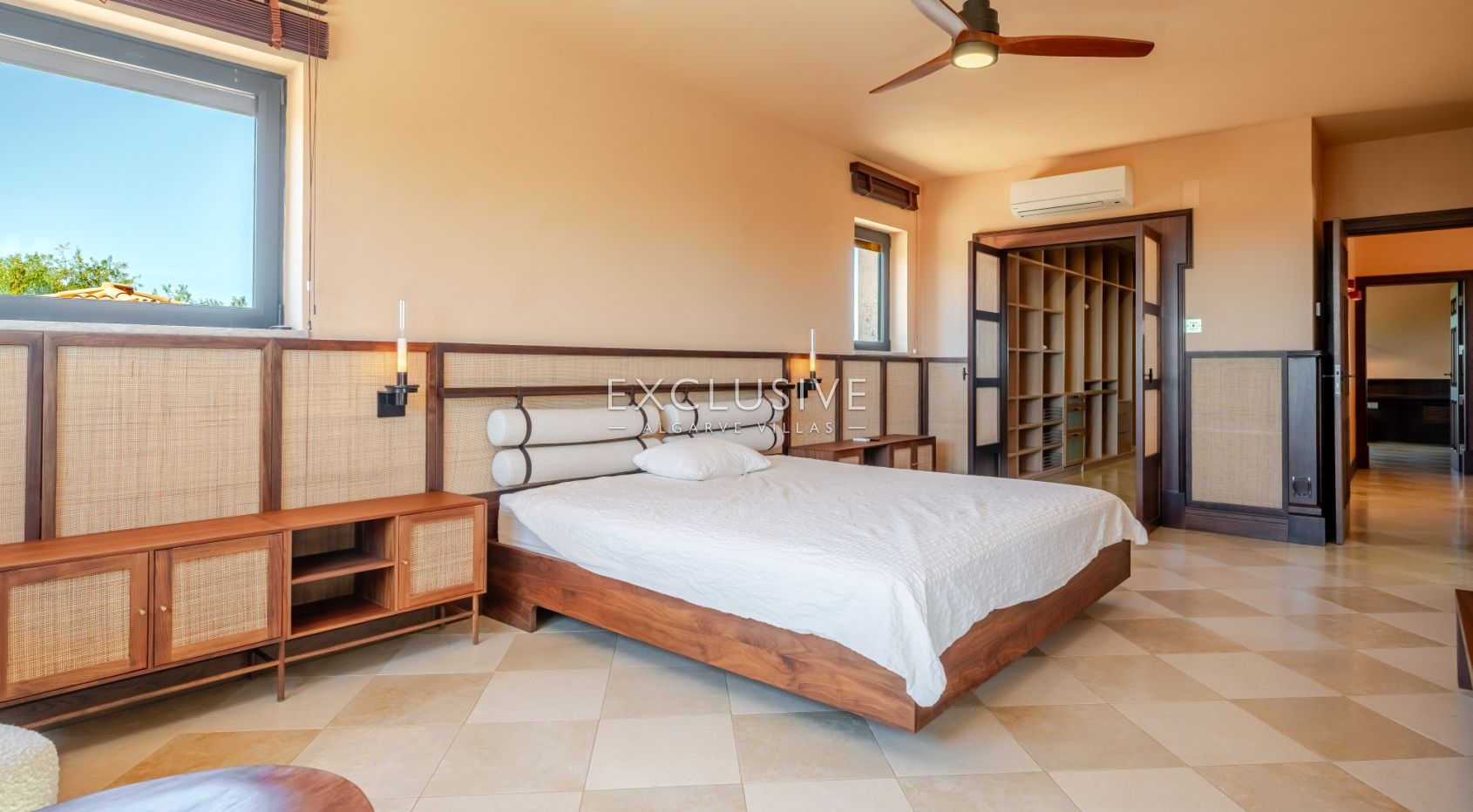 Zeitlose 5-Schlafzimmer Algarve Villa mit Meerblick und Infinity Pool in Boliqueime
