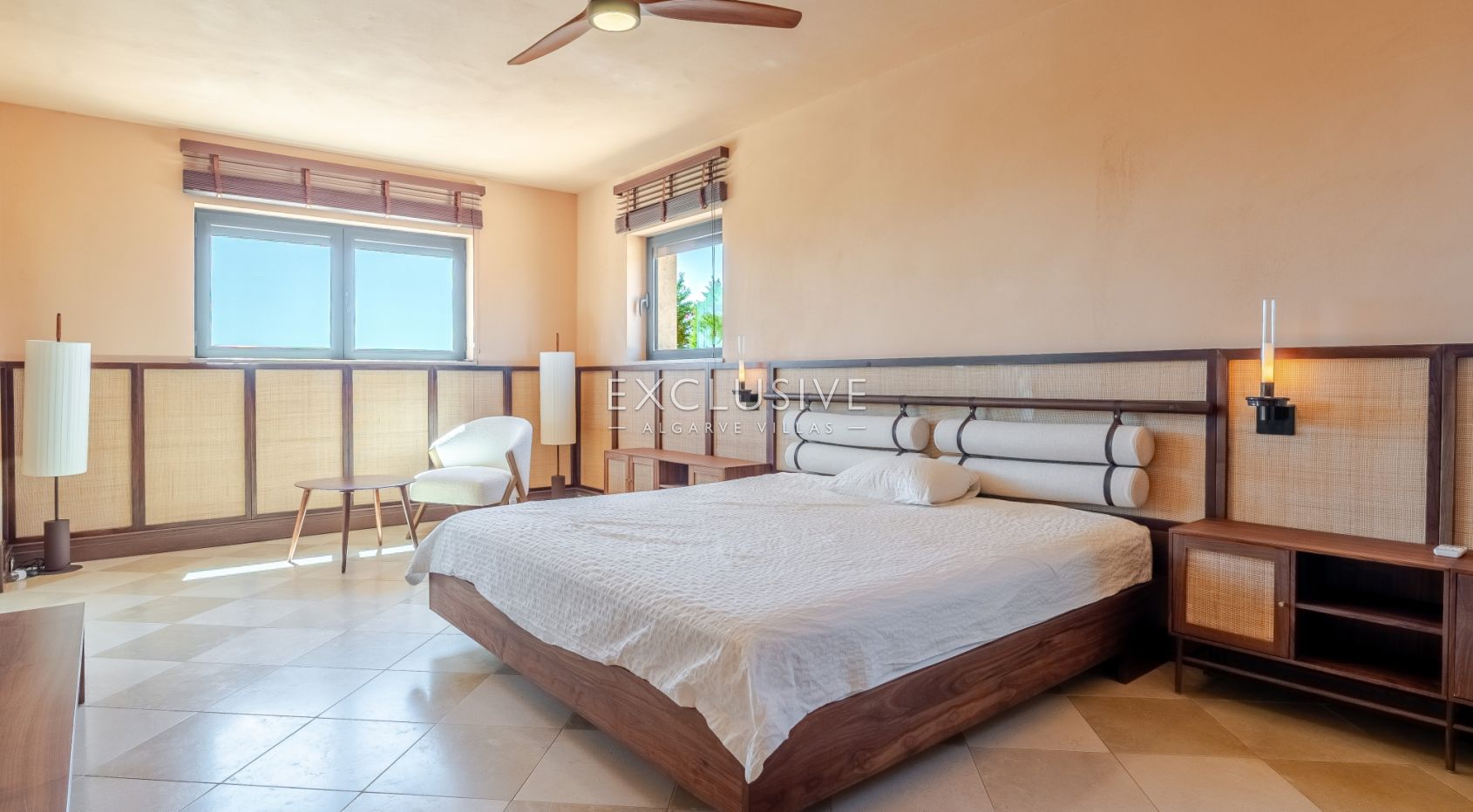 Zeitlose 5-Schlafzimmer Algarve Villa mit Meerblick und Infinity Pool in Boliqueime