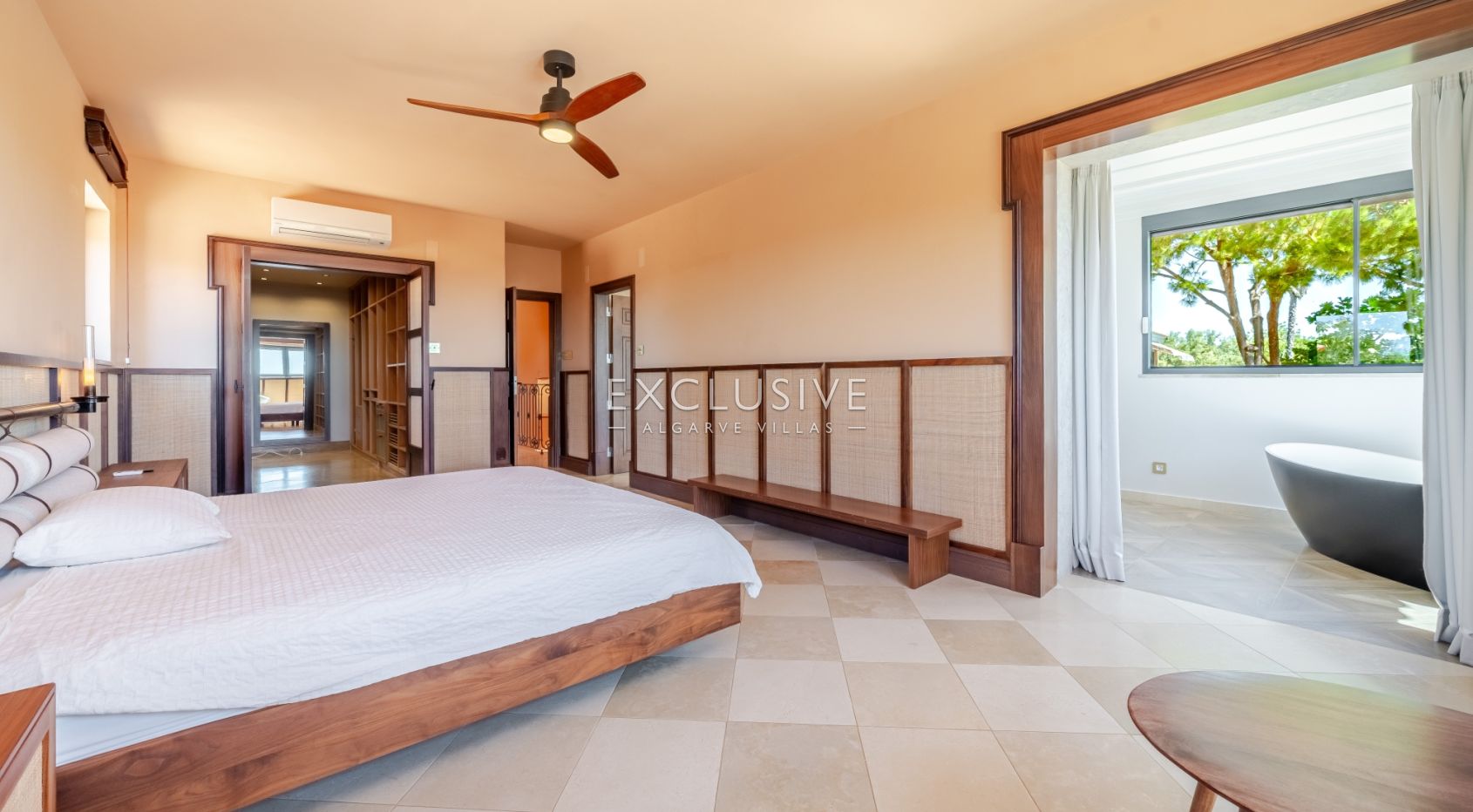 Zeitlose 5-Schlafzimmer Algarve Villa mit Meerblick und Infinity Pool in Boliqueime