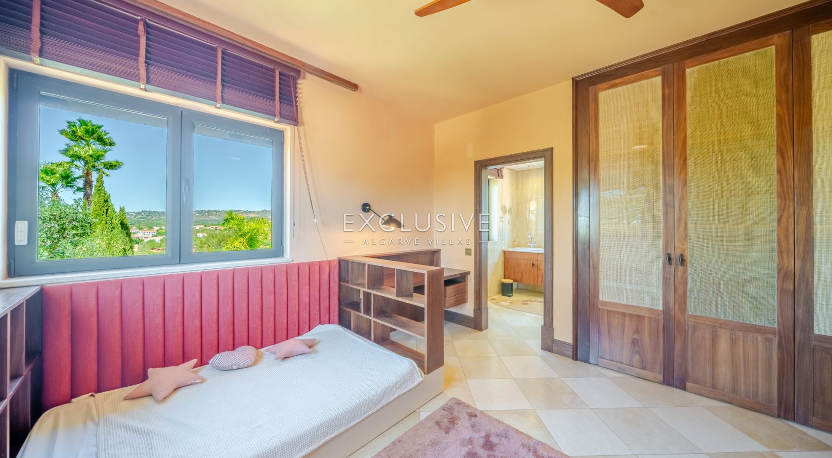 Zeitlose 5-Schlafzimmer Algarve Villa mit Meerblick und Infinity Pool in Boliqueime