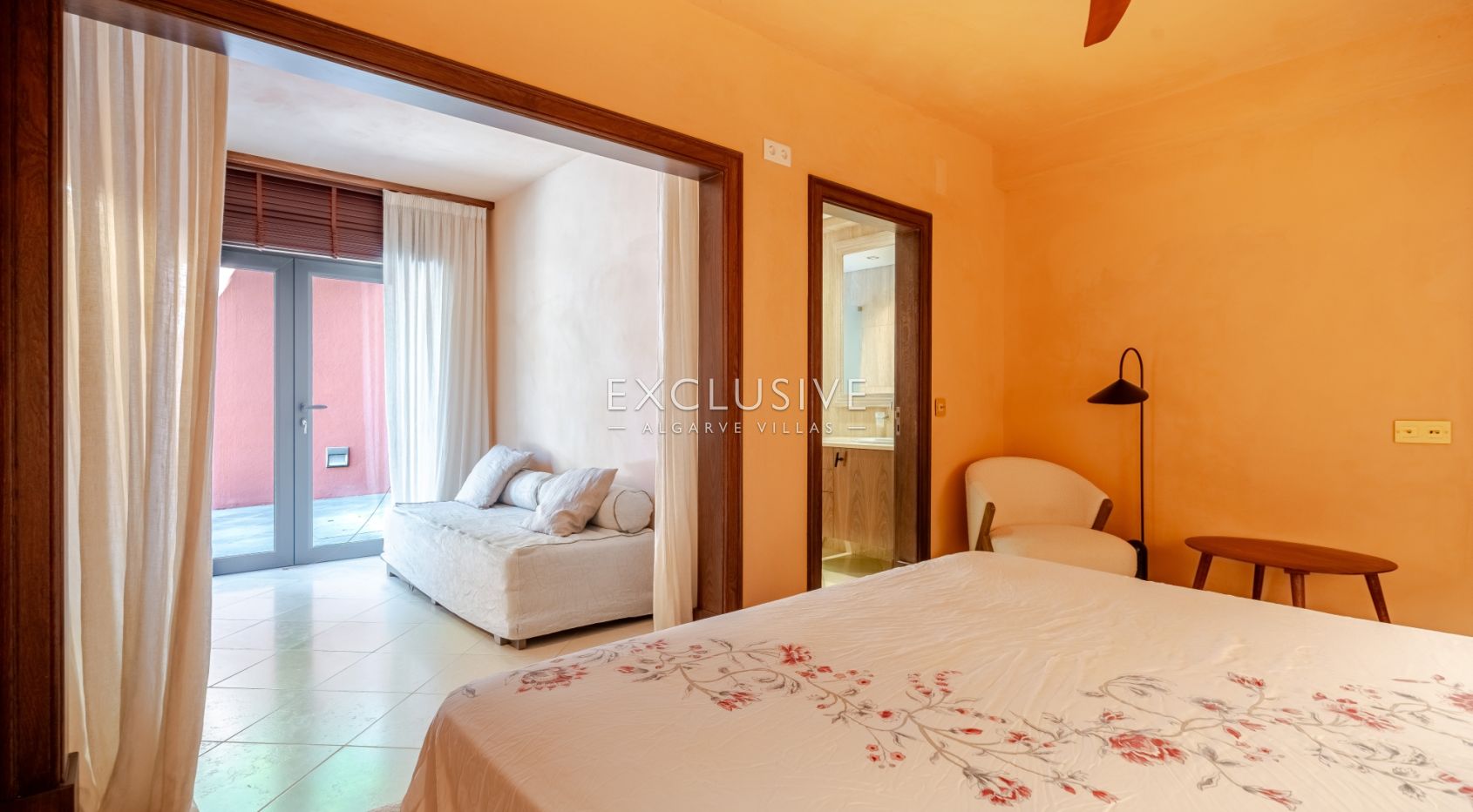 Zeitlose 5-Schlafzimmer Algarve Villa mit Meerblick und Infinity Pool in Boliqueime