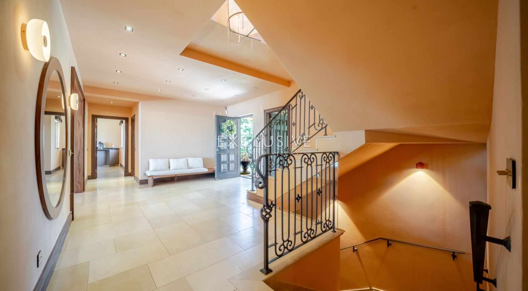 Zeitlose 5-Schlafzimmer Algarve Villa mit Meerblick und Infinity Pool in Boliqueime