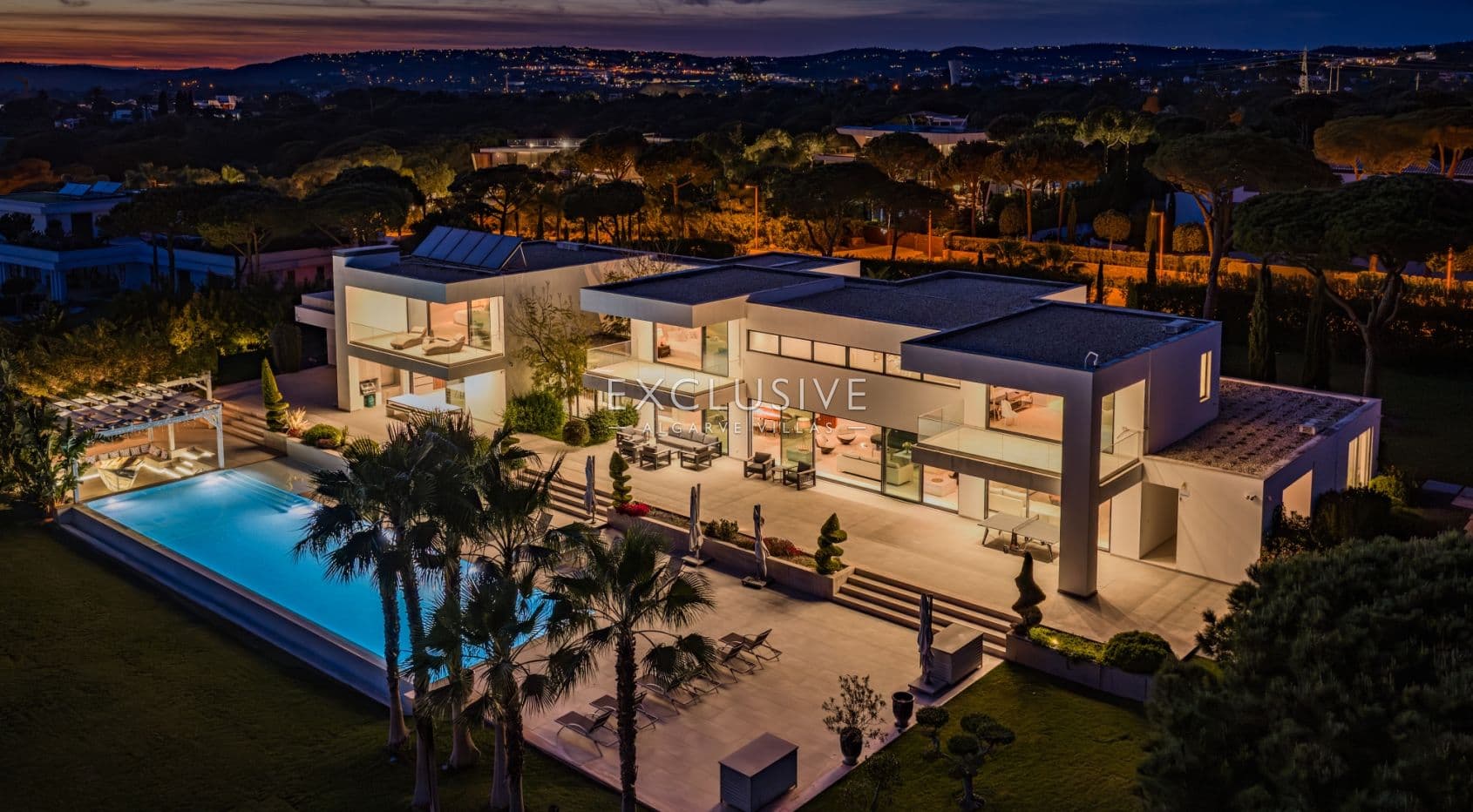 Villa sophistiquée de 5+3 suites dans le prestigieux Pinhal Velho de Vilamoura-1