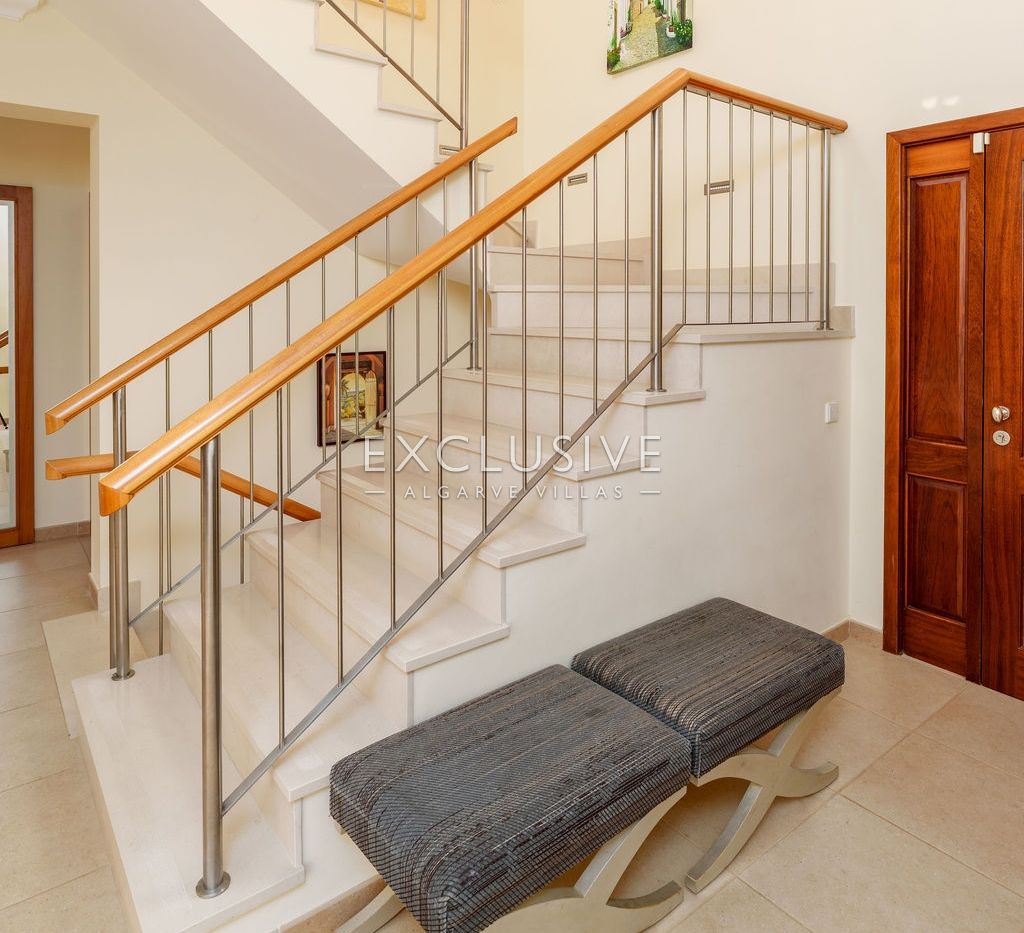 Elégante villa de 4 chambres à coucher avec accès privé au golf à Vila Sol Resort, Algarve
