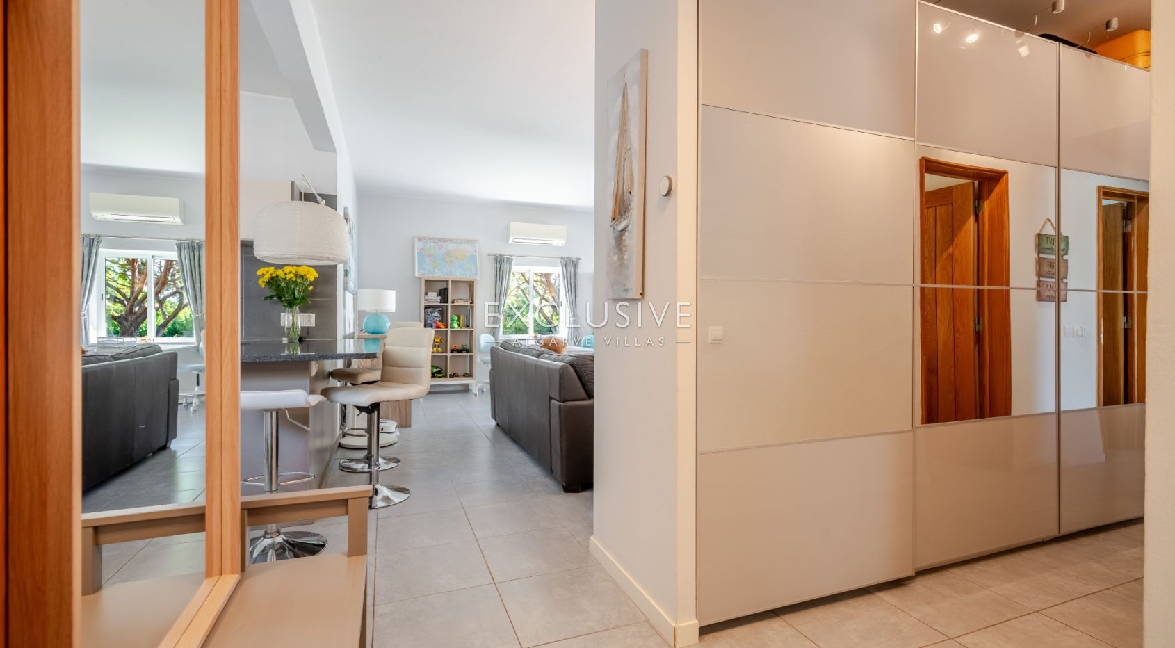 Sie eine Wohnung im ersten Stock mit drei Schlafzimmern in Pinhal da Marina, Vilamoura