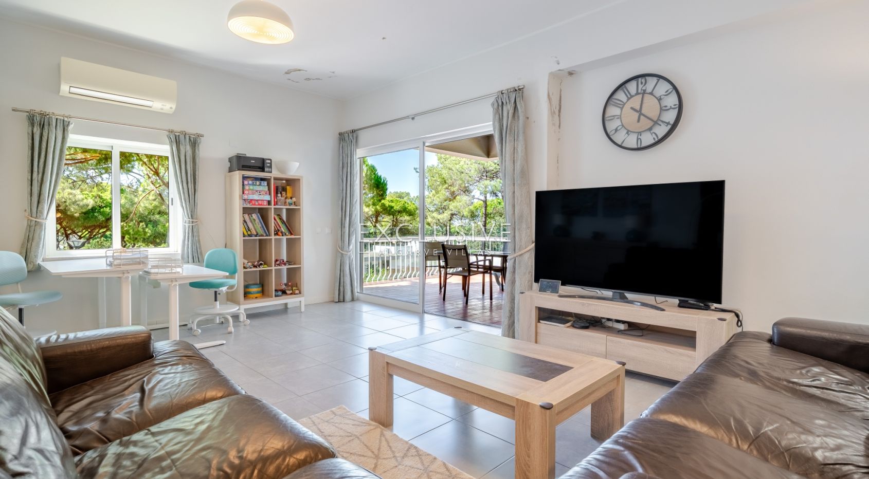 Sie eine Wohnung im ersten Stock mit drei Schlafzimmern in Pinhal da Marina, Vilamoura