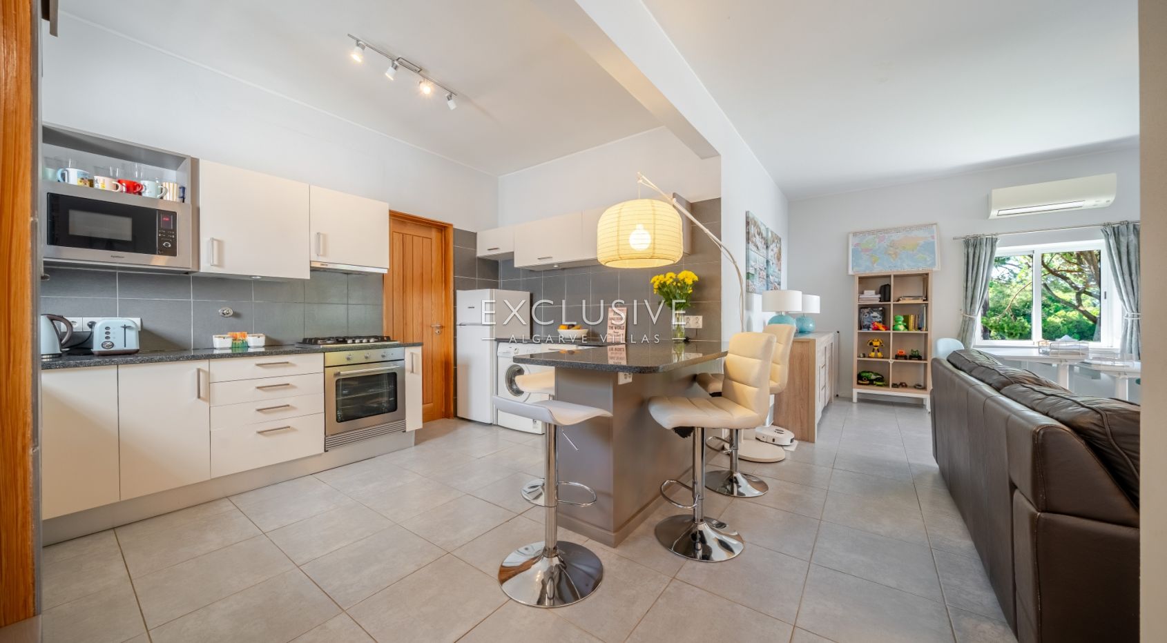 Sie eine Wohnung im ersten Stock mit drei Schlafzimmern in Pinhal da Marina, Vilamoura