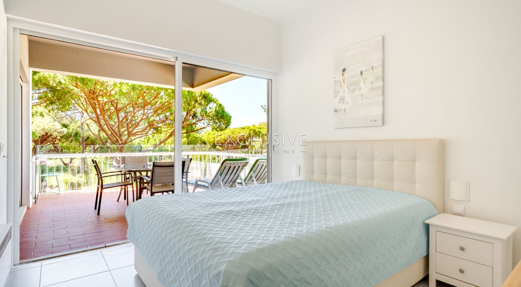 Sie eine Wohnung im ersten Stock mit drei Schlafzimmern in Pinhal da Marina, Vilamoura