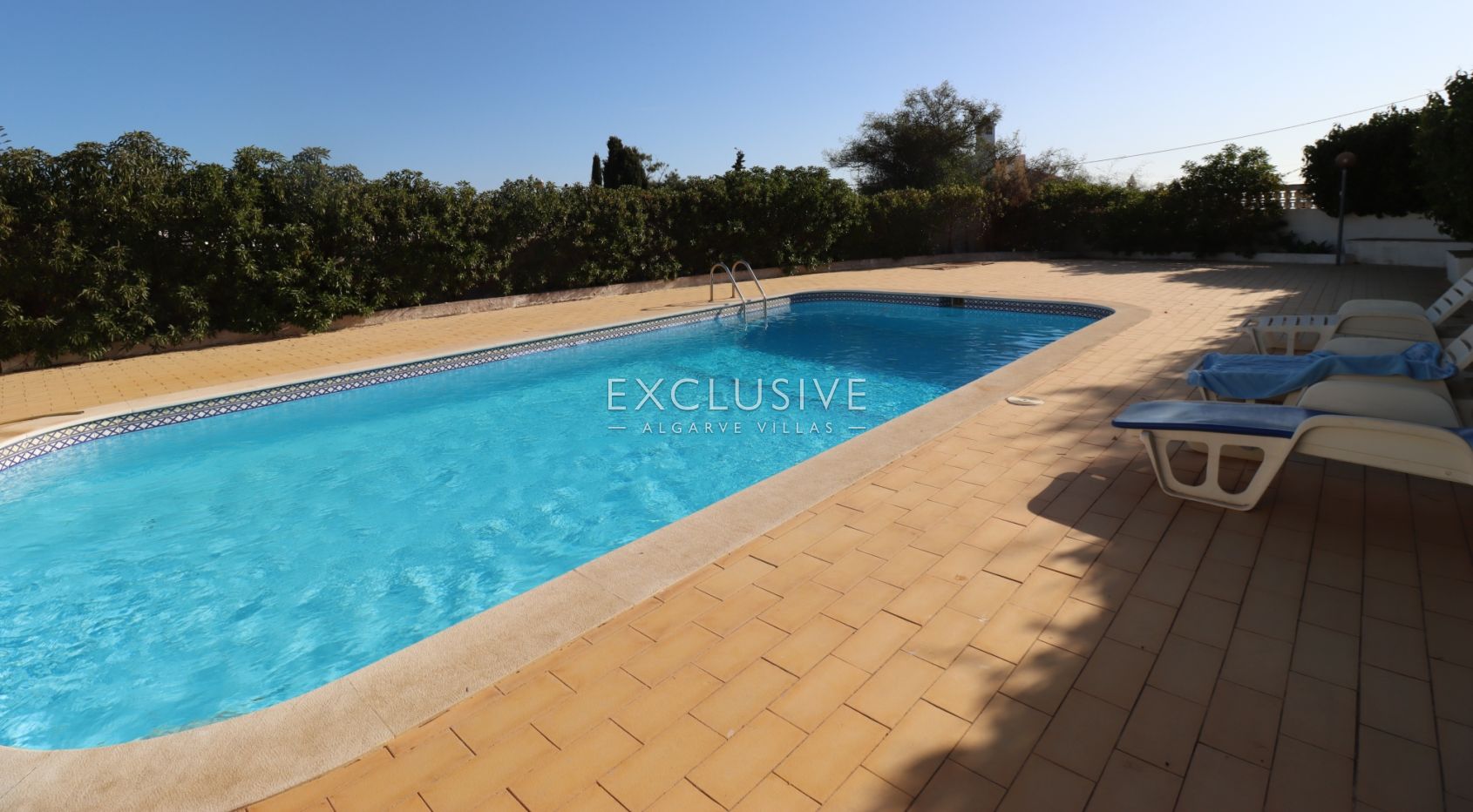Haus mit großem Grundstück zum Renovieren in Strandnähe in Carvoeiro