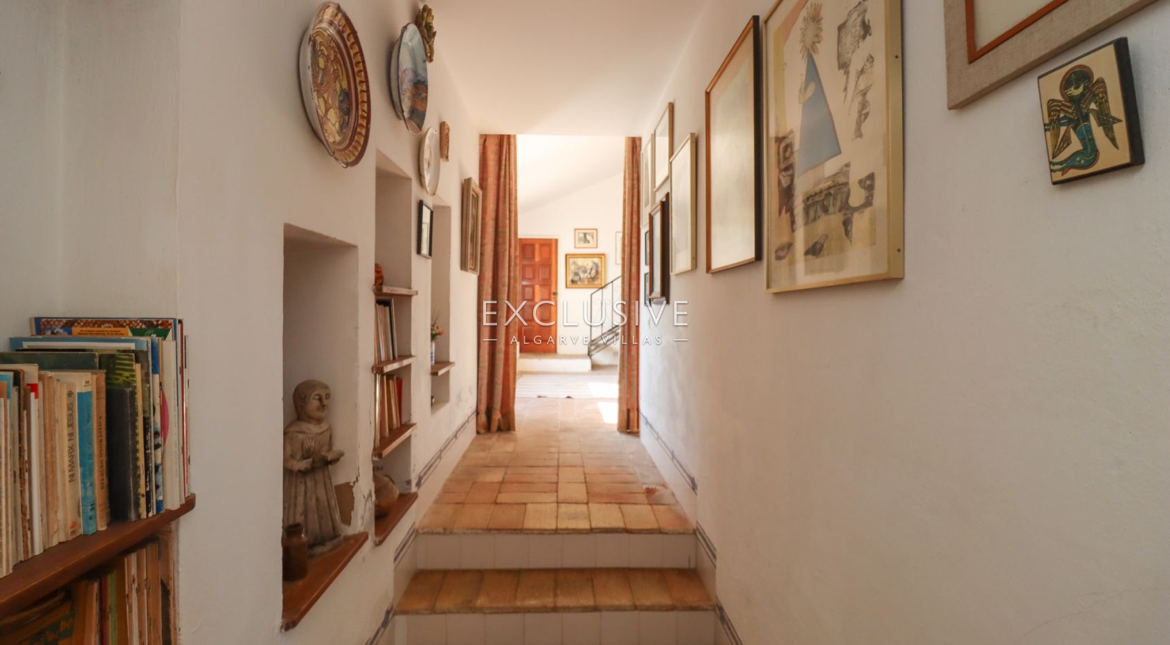 Haus mit großem Grundstück zum Renovieren in Strandnähe in Carvoeiro