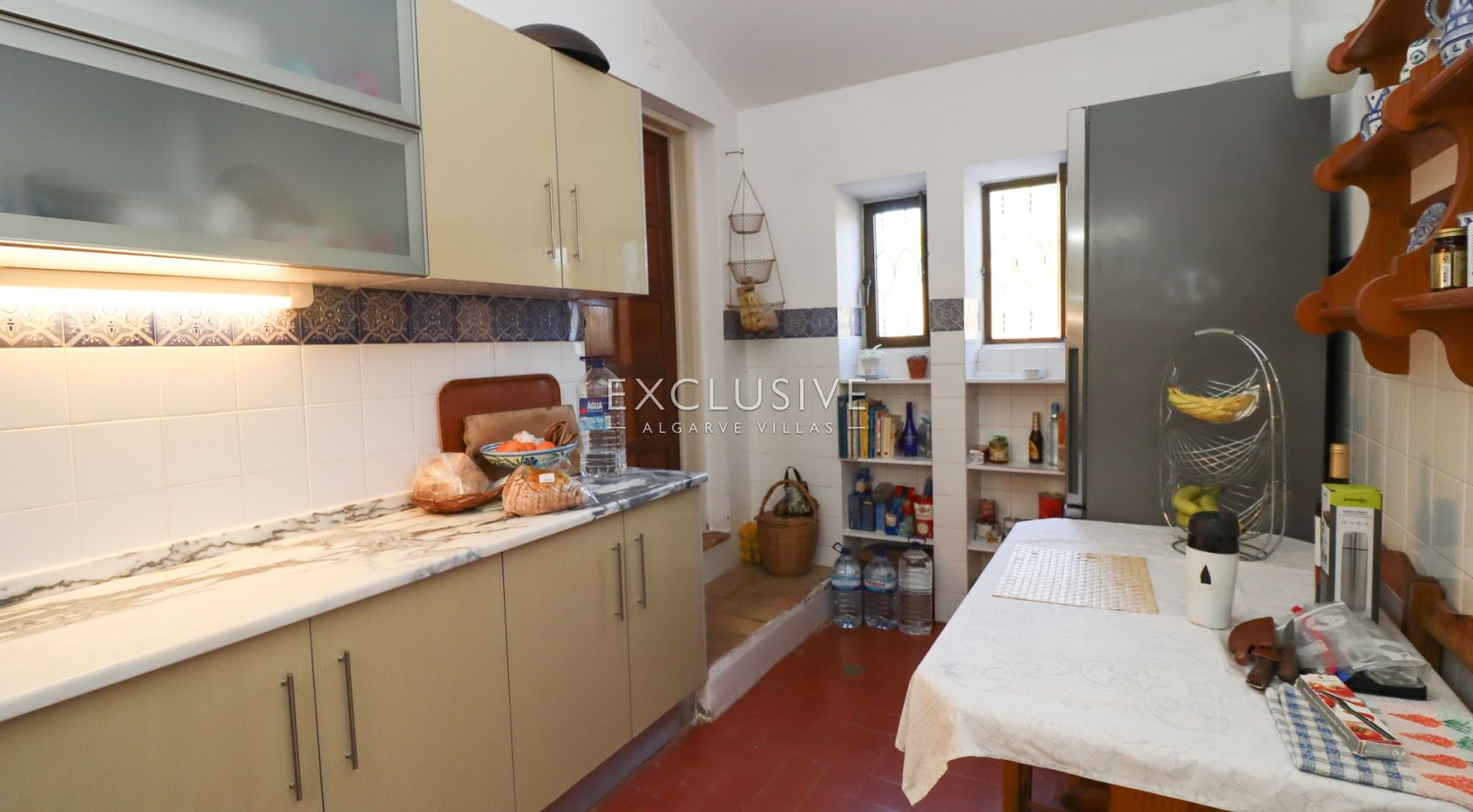 Haus mit großem Grundstück zum Renovieren in Strandnähe in Carvoeiro