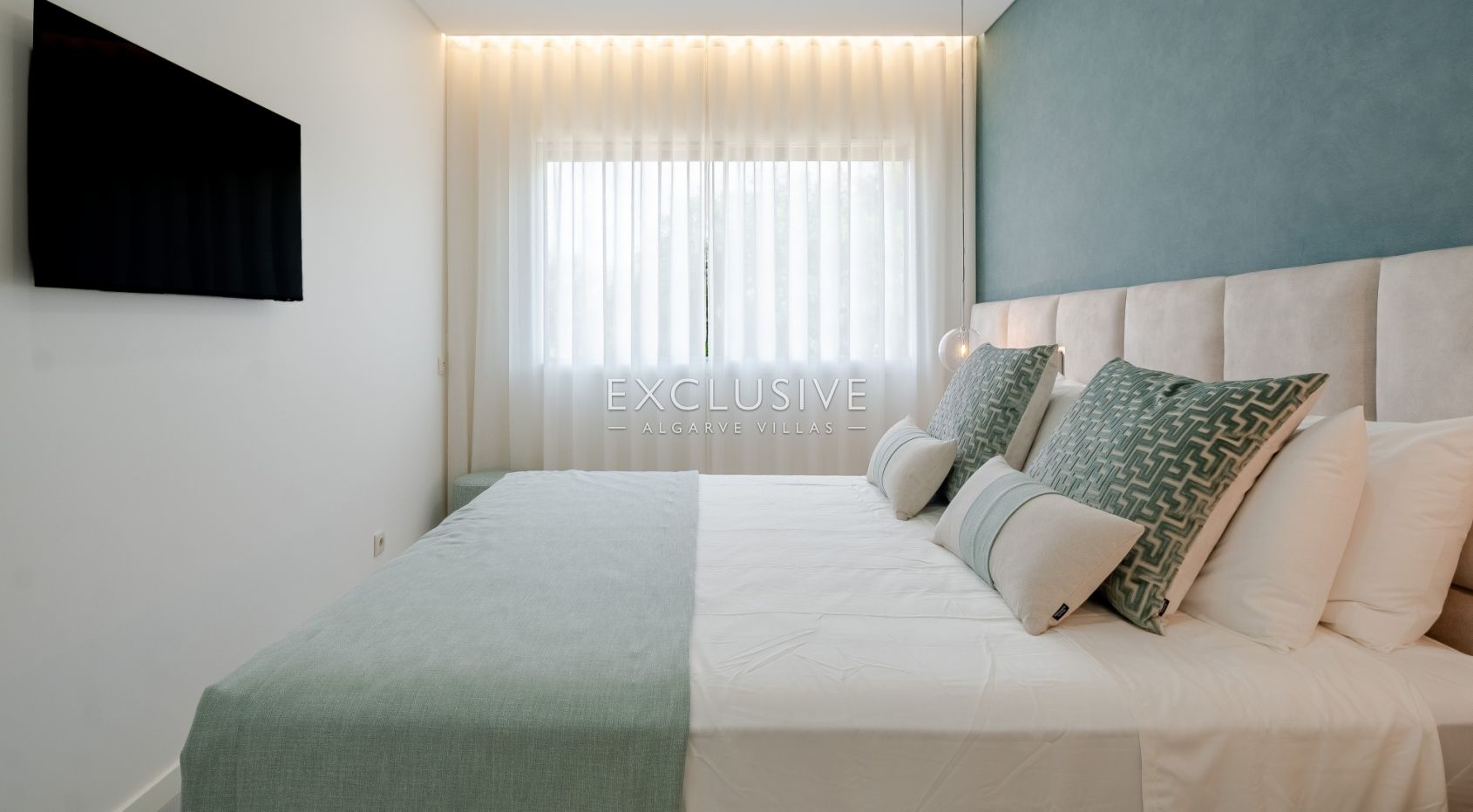 Modernes Apartment mit zwei Schlafzimmern in Quarteira, nur wenige Schritte vom Meer entfernt