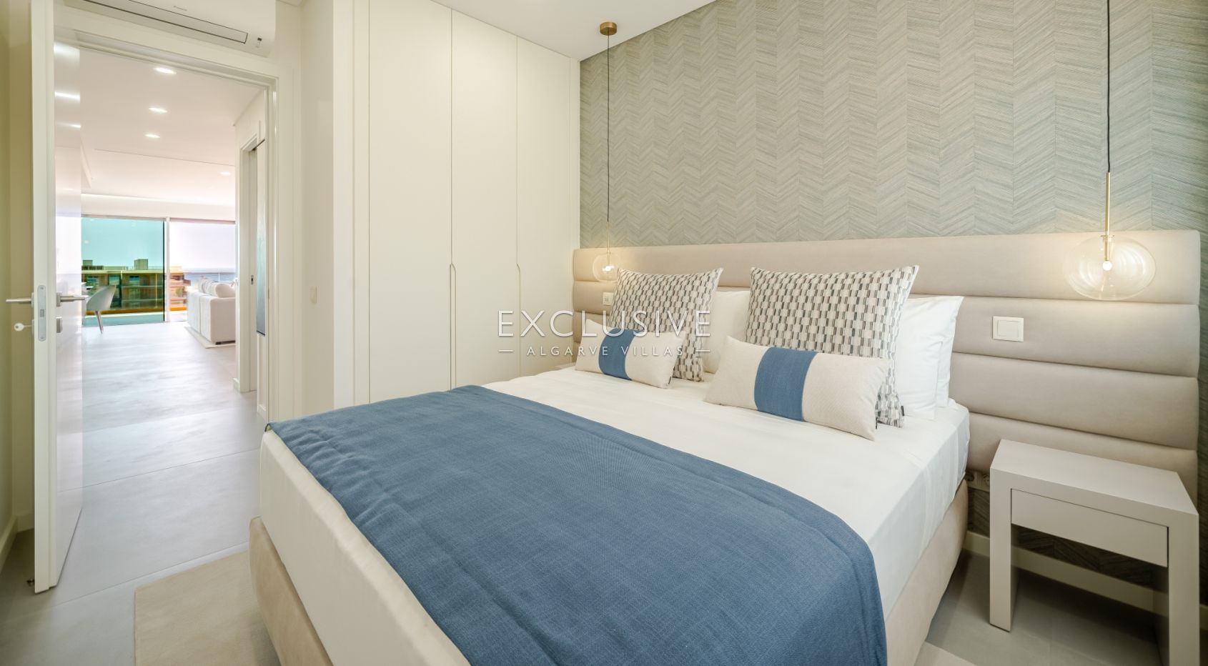 Modernes Apartment mit zwei Schlafzimmern in Quarteira, nur wenige Schritte vom Meer entfernt