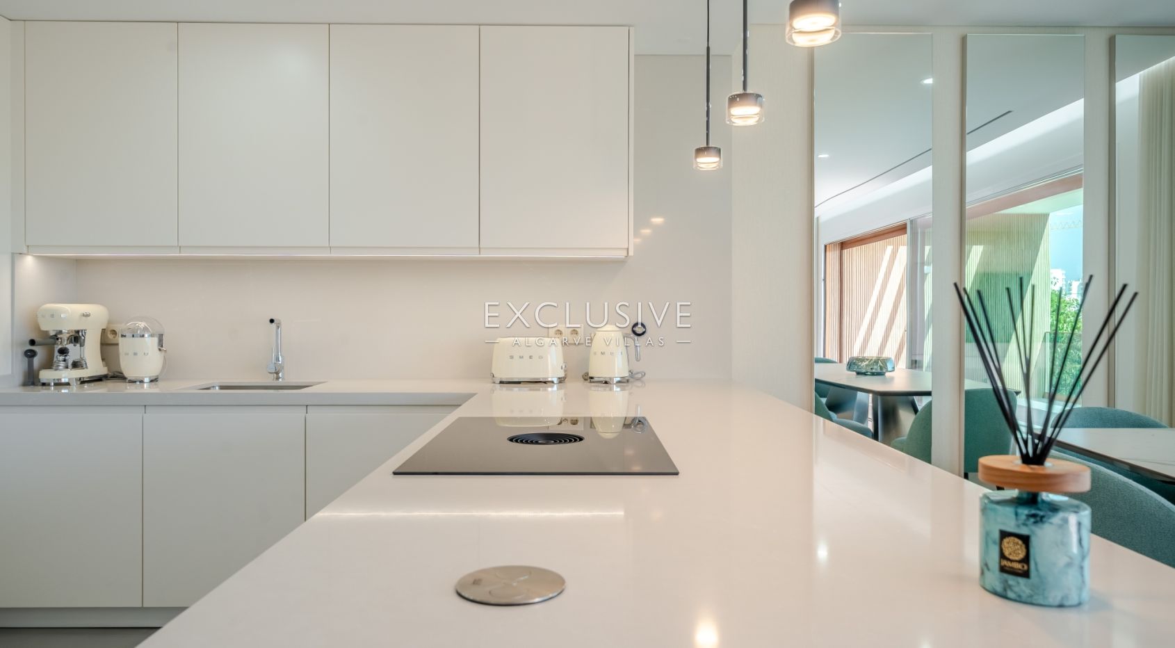 Modernes Apartment mit zwei Schlafzimmern in Quarteira, nur wenige Schritte vom Meer entfernt