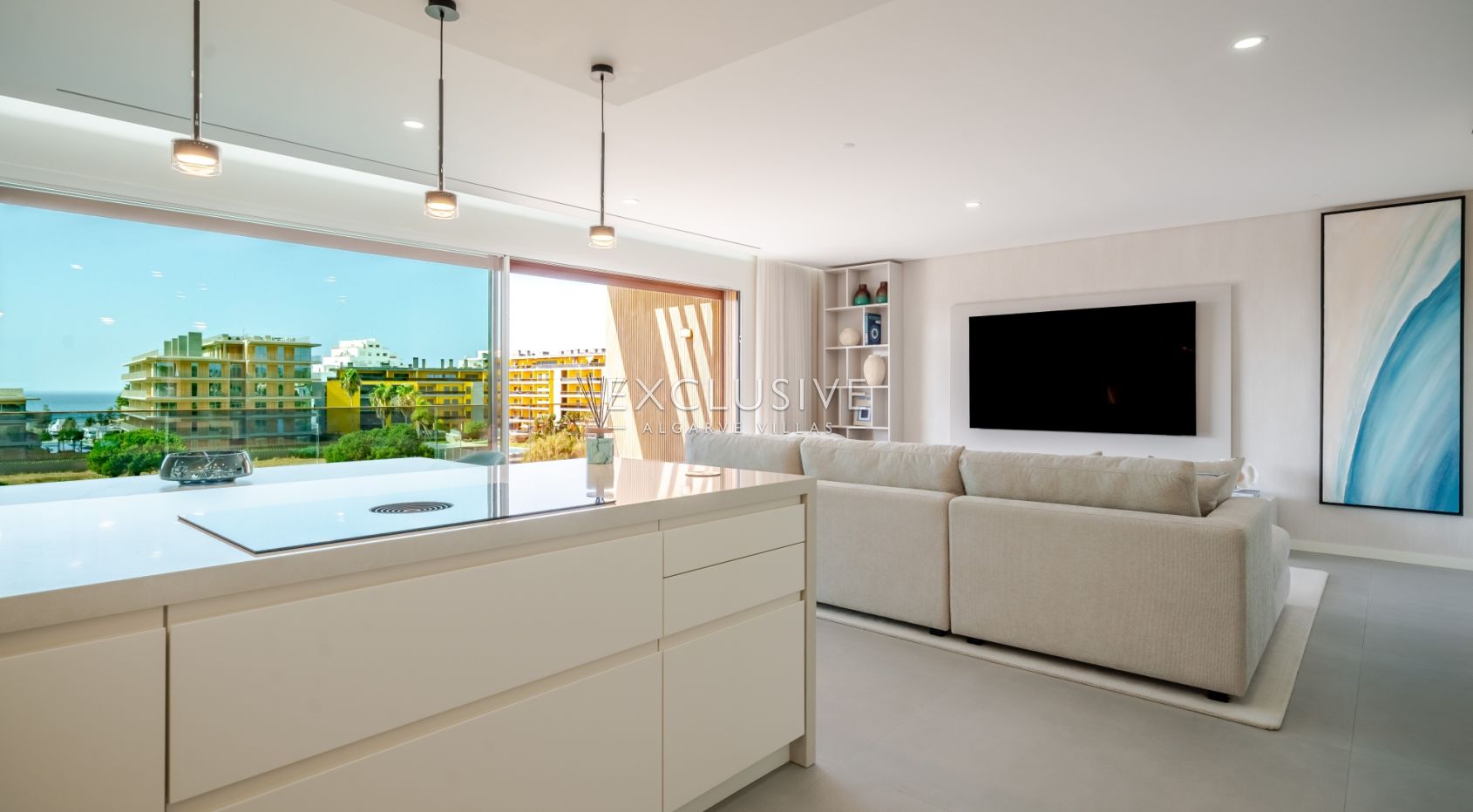 Modernes Apartment mit zwei Schlafzimmern in Quarteira, nur wenige Schritte vom Meer entfernt