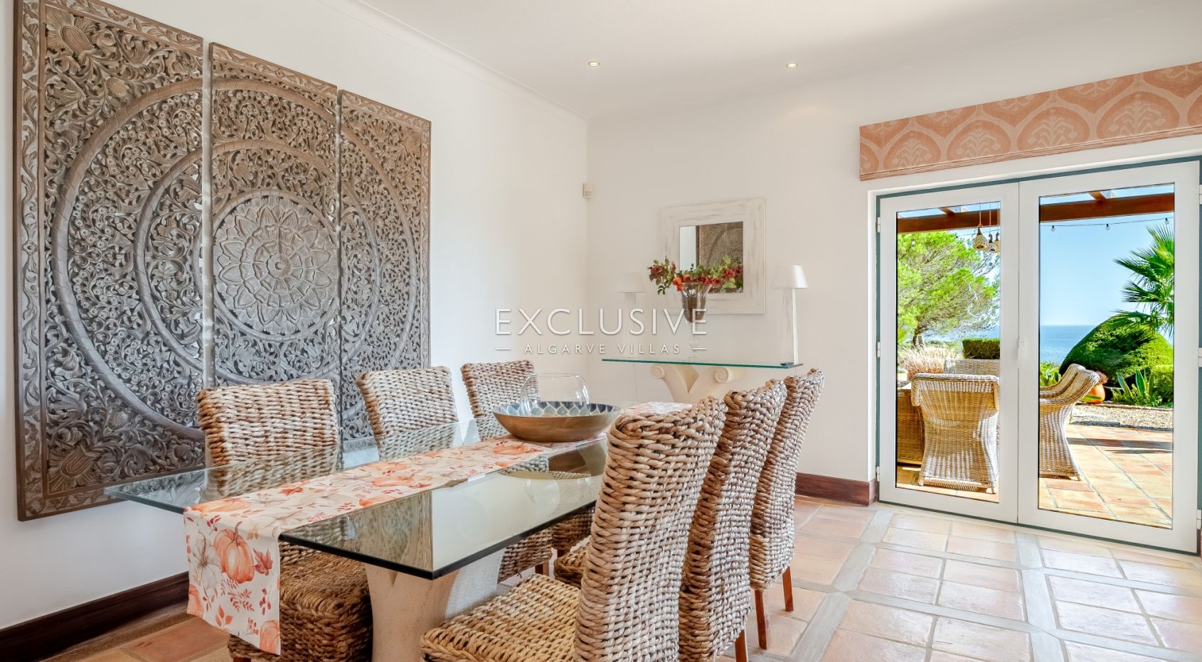 Luxuriöse Villa mit 3+1 Schlafzimmern direkt am Meer und 2 Pools in Carvoeiro mit wunderschönem Meer