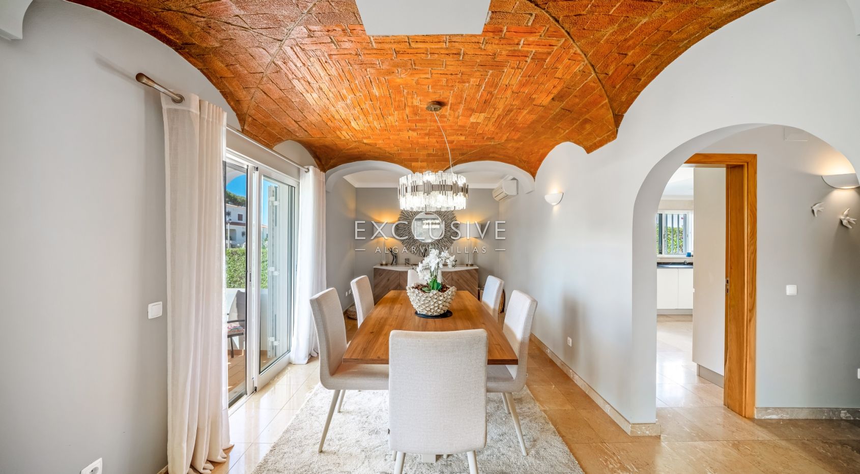 Magnifique villa avec piscine chauffée à Vilamoura, dans un emplacement exceptionnel