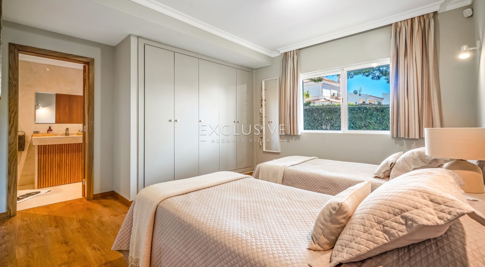 Magnifique villa avec piscine chauffée à Vilamoura, dans un emplacement exceptionnel