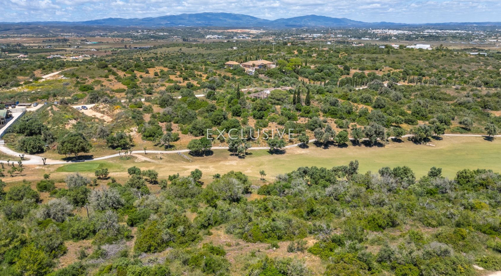 Exklusives 5000m2-Grundstück mit genehmigtem Luxus-Villa-Design im Palmares Golf Resort