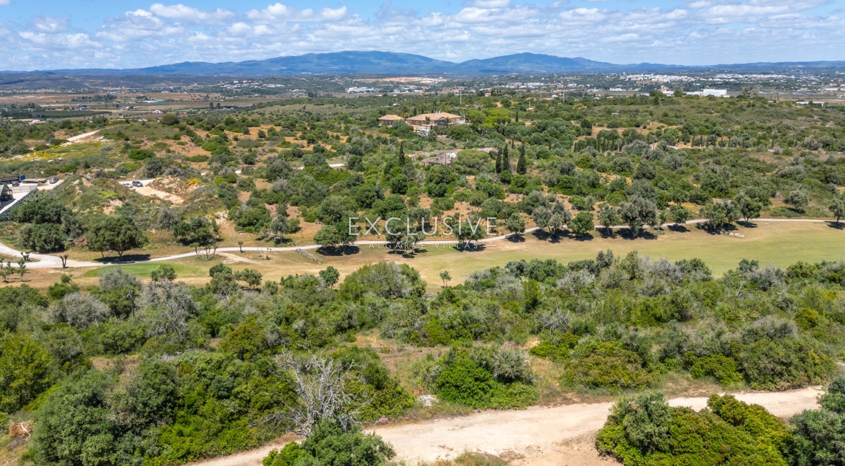 Exklusives 5000m2-Grundstück mit genehmigtem Luxus-Villa-Design im Palmares Golf Resort