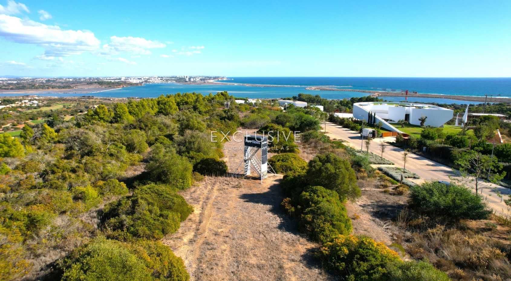 Exklusives 5000m2-Grundstück mit genehmigtem Luxus-Villa-Design im Palmares Golf Resort