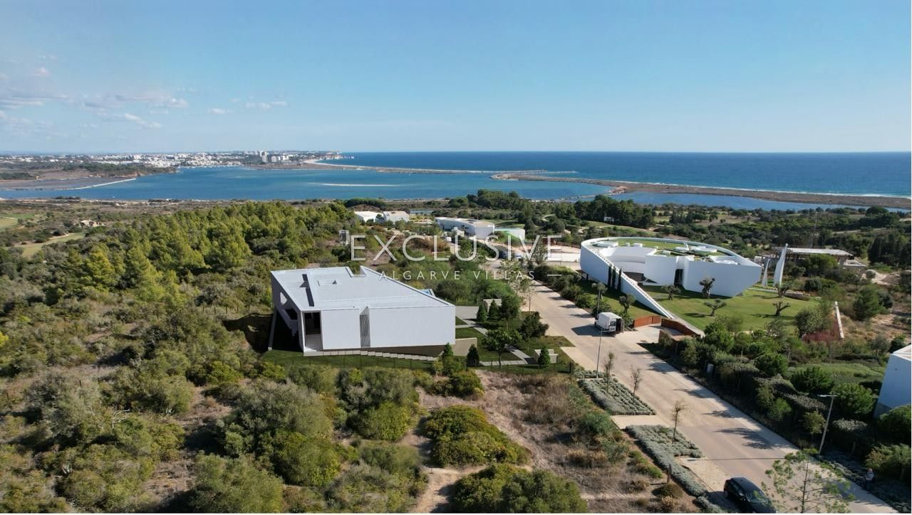 Exklusives 5000m2-Grundstück mit genehmigtem Luxus-Villa-Design im Palmares Golf Resort
