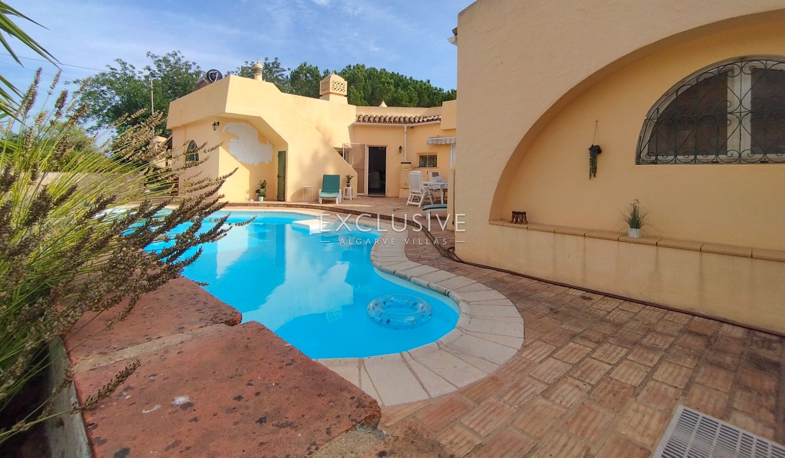 Freistehende Villa mit 4 Schlafzimmern, Pool und großem Grundstück in Alcantarilha, Sil