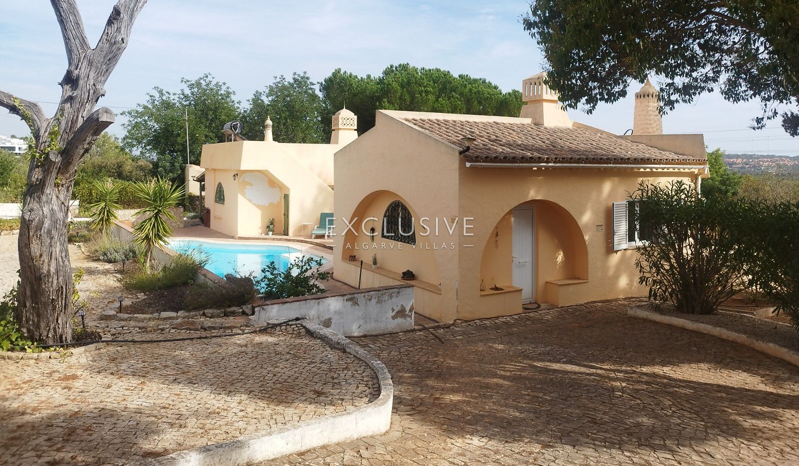 Freistehende Villa mit 4 Schlafzimmern, Pool und großem Grundstück in Alcantarilha, Sil