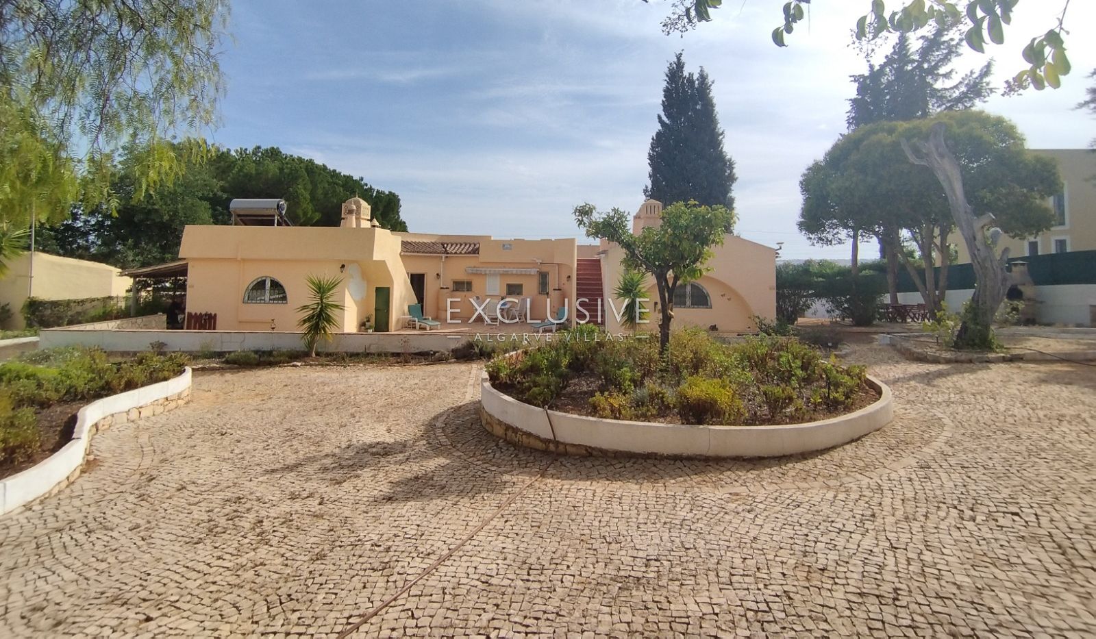 Freistehende Villa mit 4 Schlafzimmern, Pool und großem Grundstück in Alcantarilha, Sil