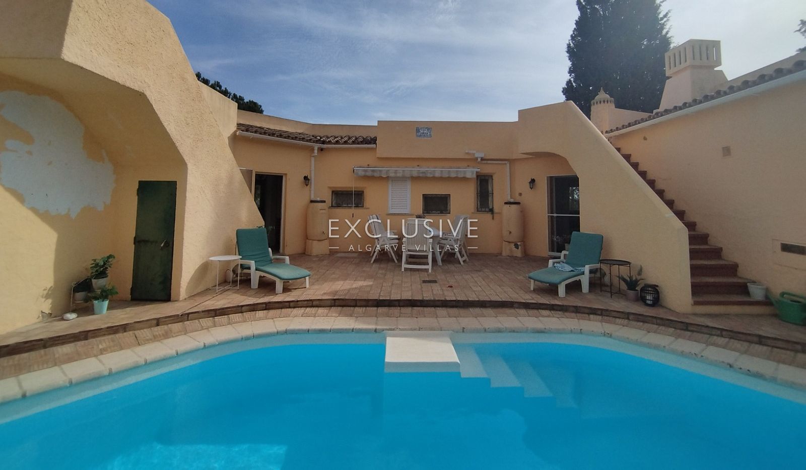Freistehende Villa mit 4 Schlafzimmern, Pool und großem Grundstück in Alcantarilha, Sil