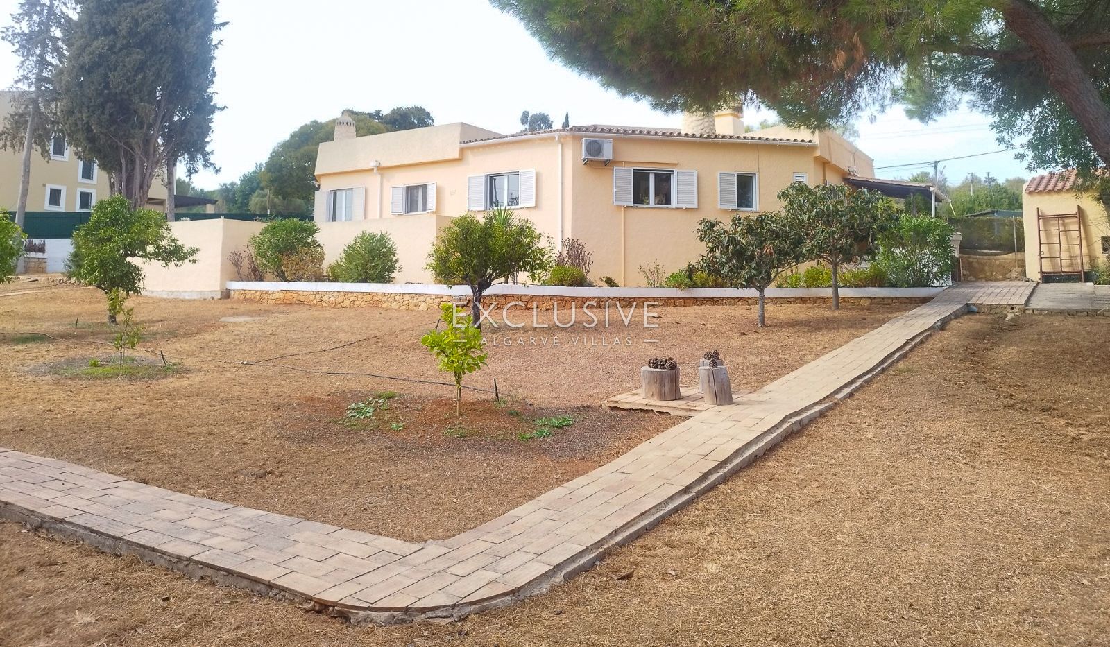 Freistehende Villa mit 4 Schlafzimmern, Pool und großem Grundstück in Alcantarilha, Sil