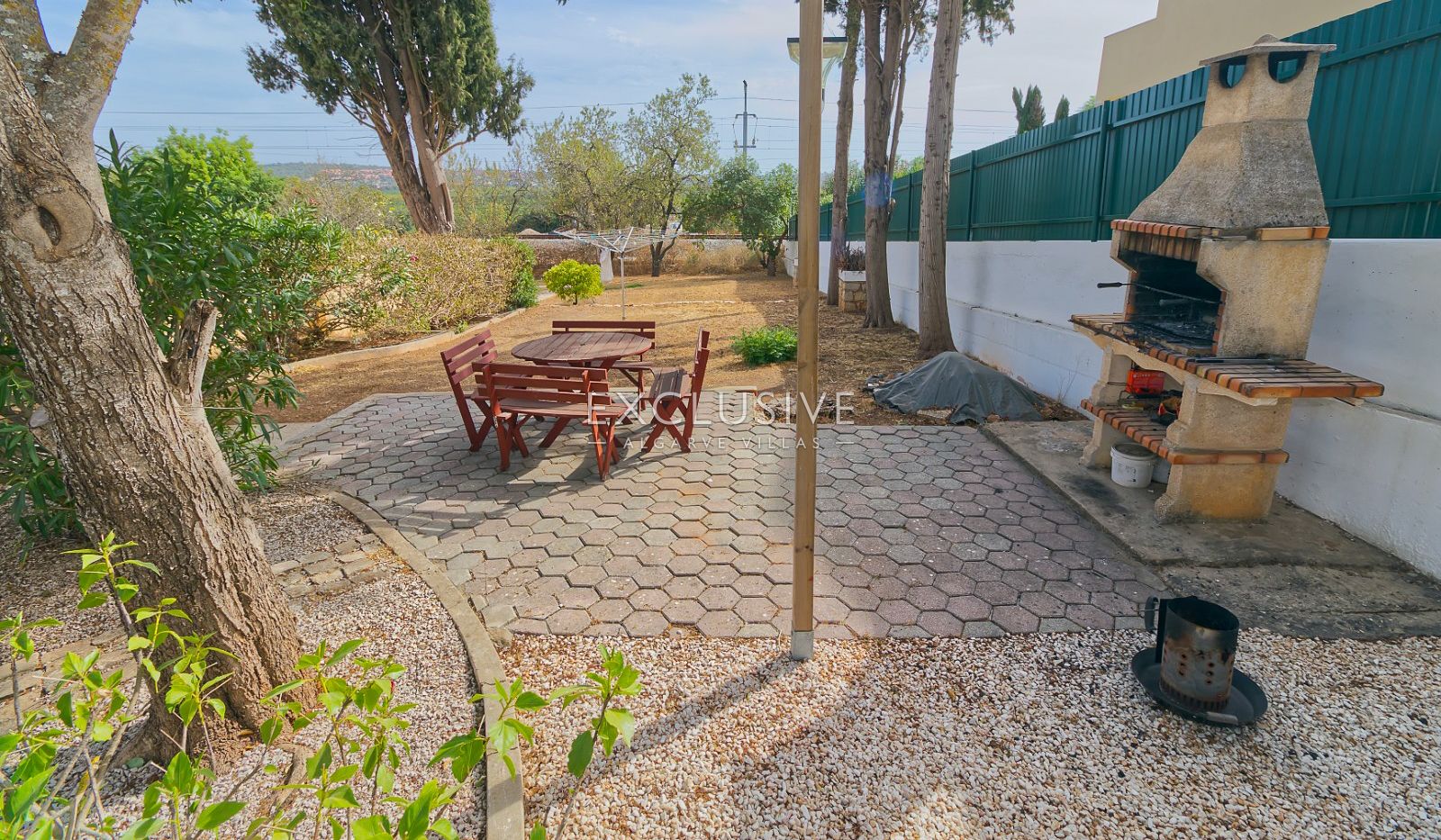 Freistehende Villa mit 4 Schlafzimmern, Pool und großem Grundstück in Alcantarilha, Sil