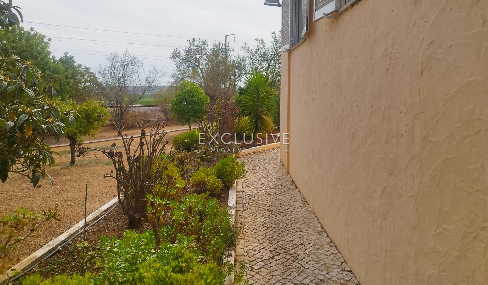Freistehende Villa mit 4 Schlafzimmern, Pool und großem Grundstück in Alcantarilha, Sil