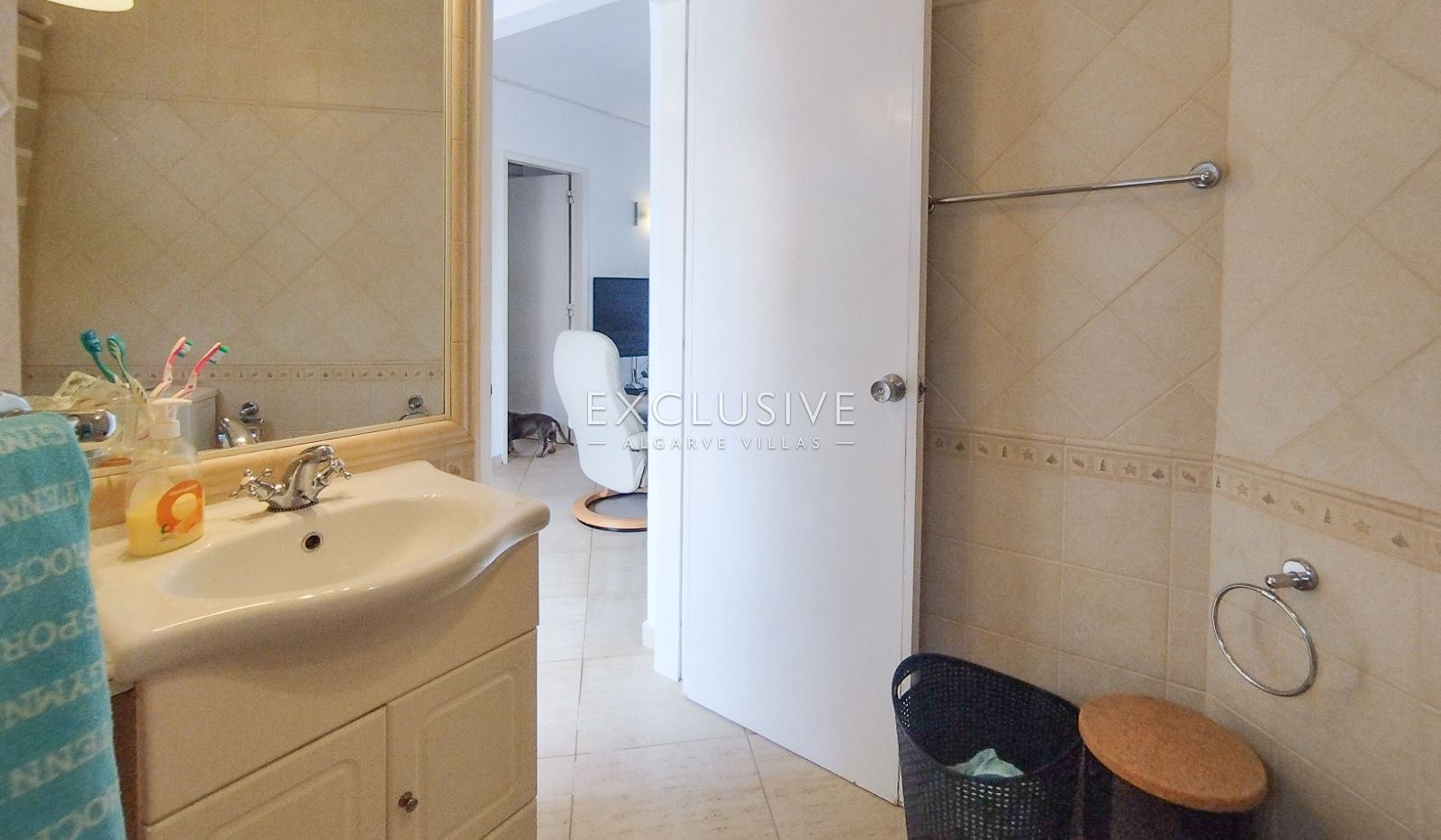 Freistehende Villa mit 4 Schlafzimmern, Pool und großem Grundstück in Alcantarilha, Sil