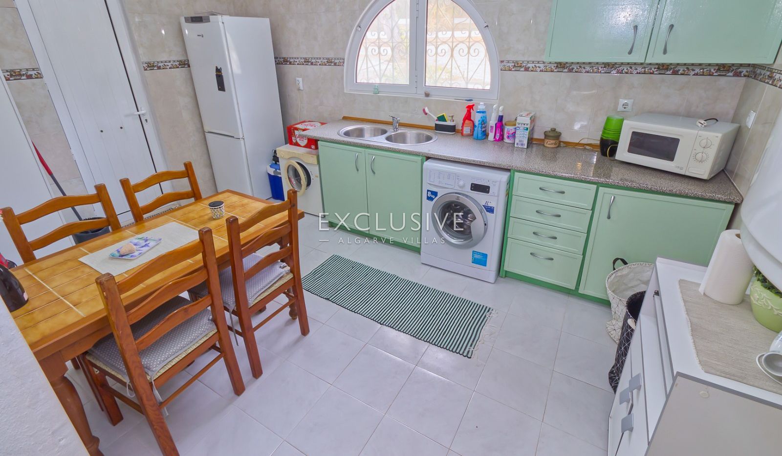 Freistehende Villa mit 4 Schlafzimmern, Pool und großem Grundstück in Alcantarilha, Sil