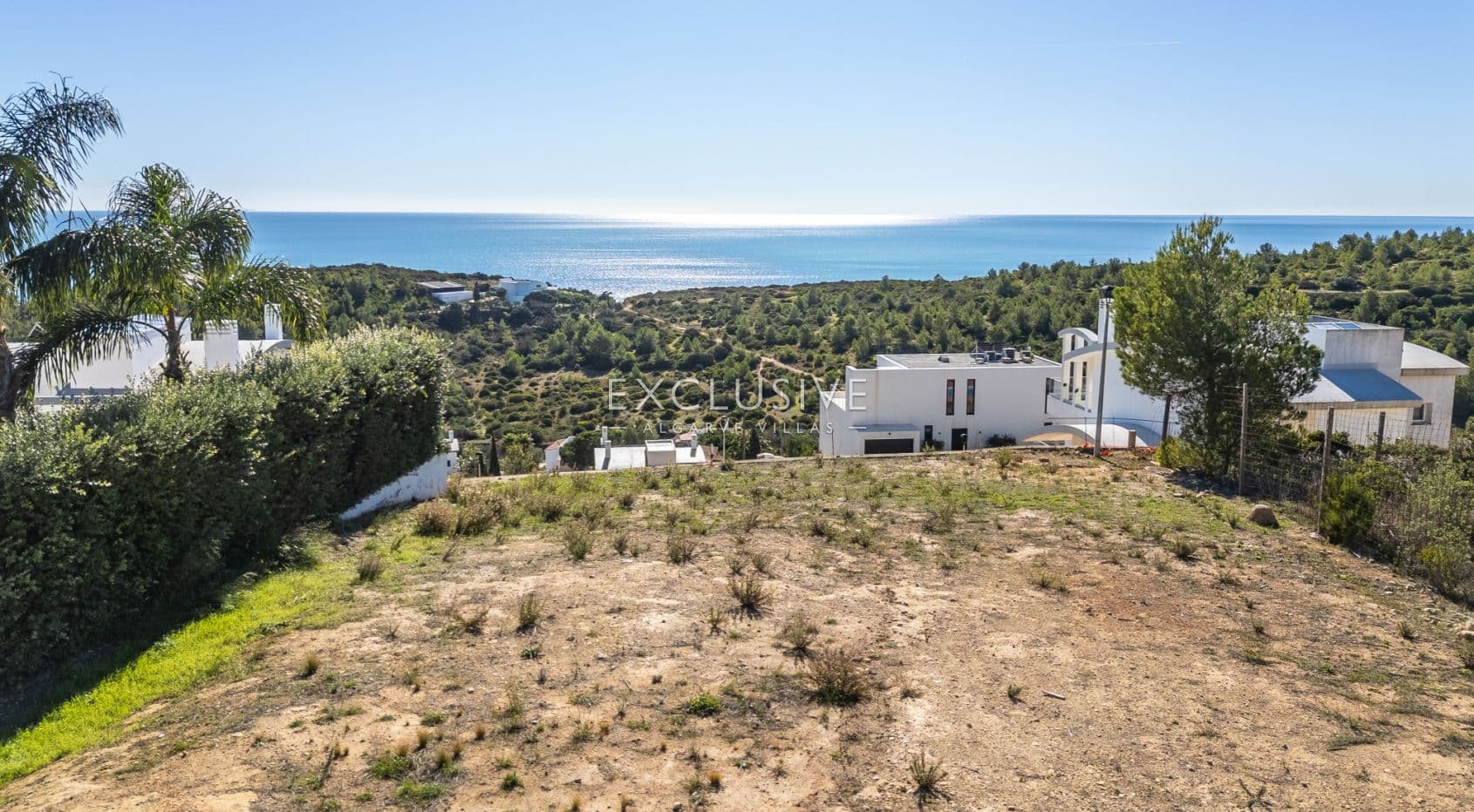 Panoramagrundstück mit Meerblick und genehmigtem zeitgenössischem Projekt Westalgarve-1