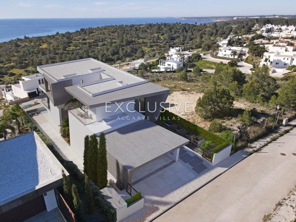 Panoramagrundstück mit Meerblick und genehmigtem zeitgenössischem Projekt Westalgarve