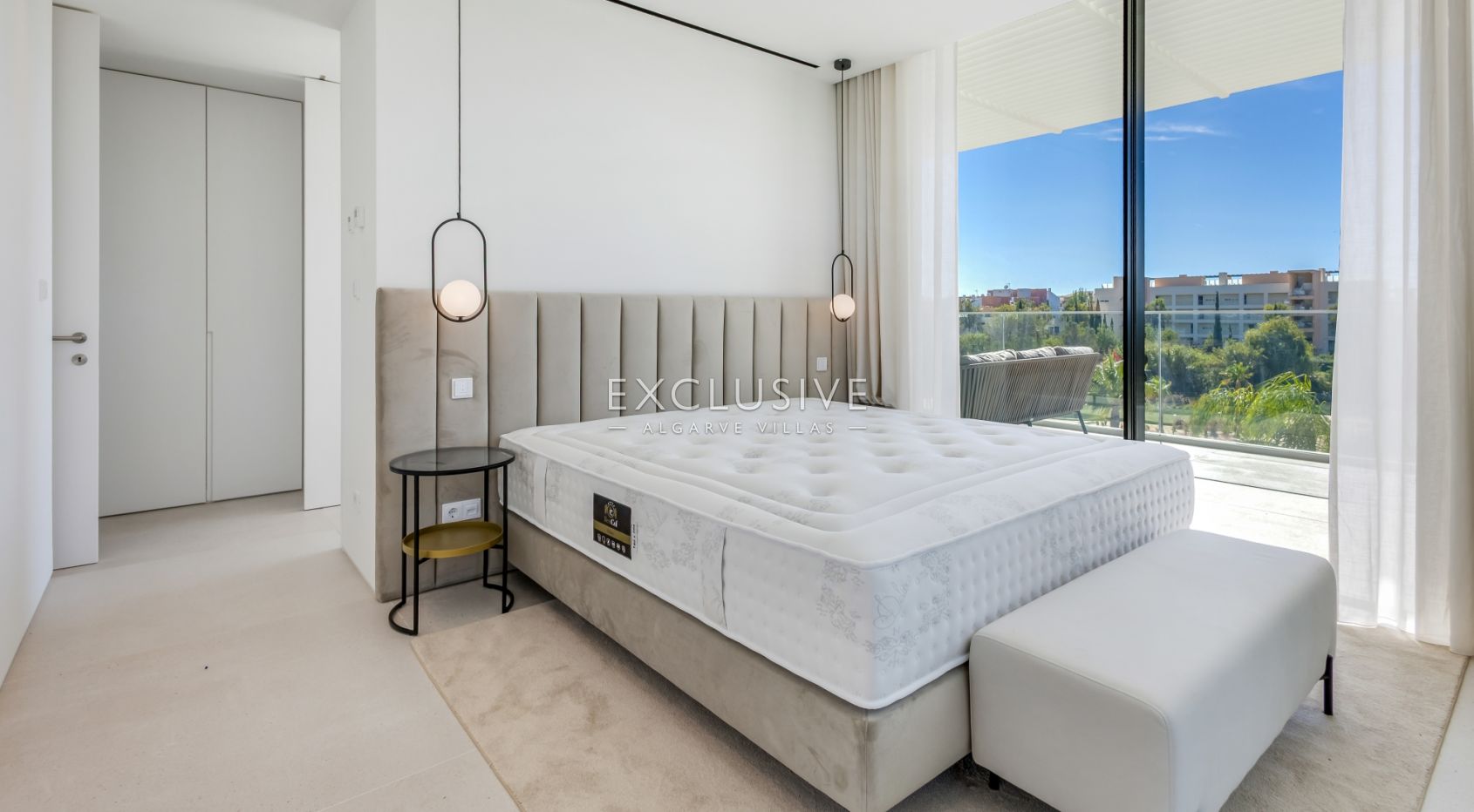 3 Bedroom contemporary penthouse in Vilamoura with golf and ocean views