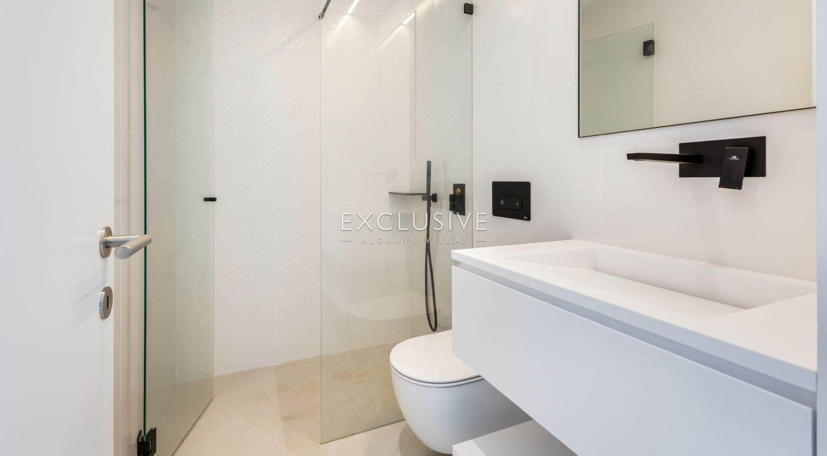 3 Bedroom contemporary penthouse in Vilamoura with golf and ocean views