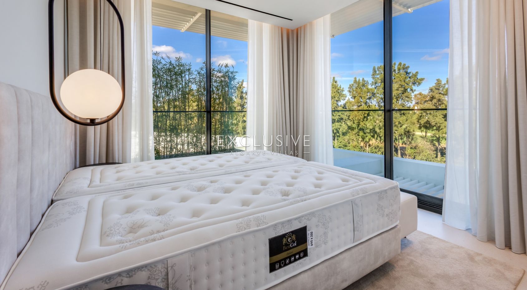 3 Bedroom contemporary penthouse in Vilamoura with golf and ocean views