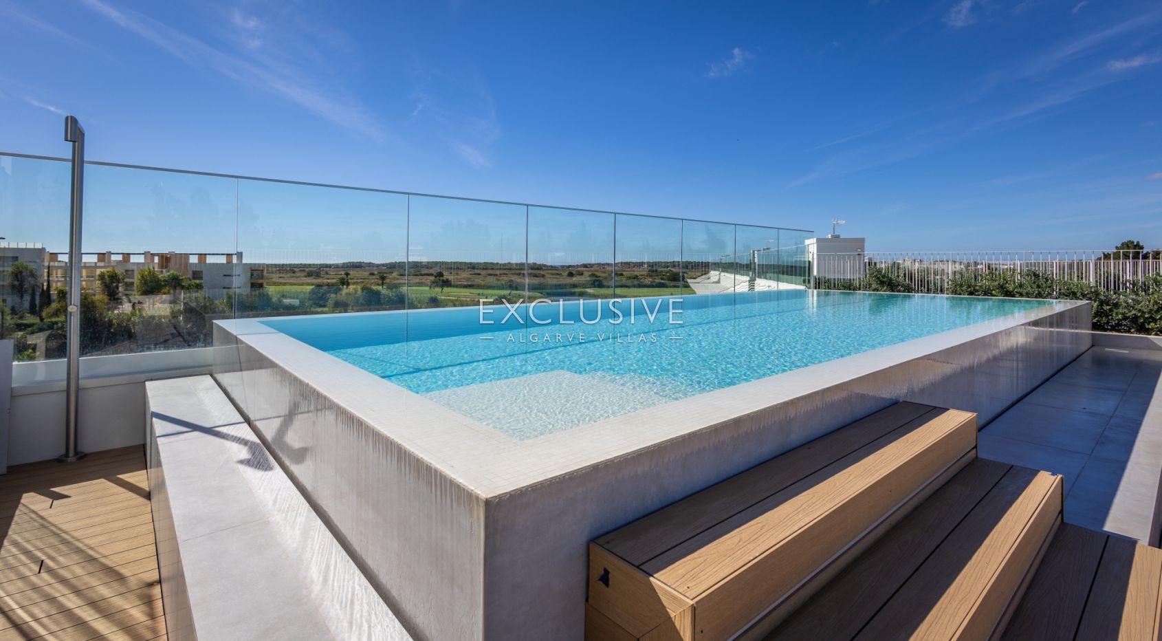 3 Bedroom contemporary penthouse in Vilamoura with golf and ocean views
